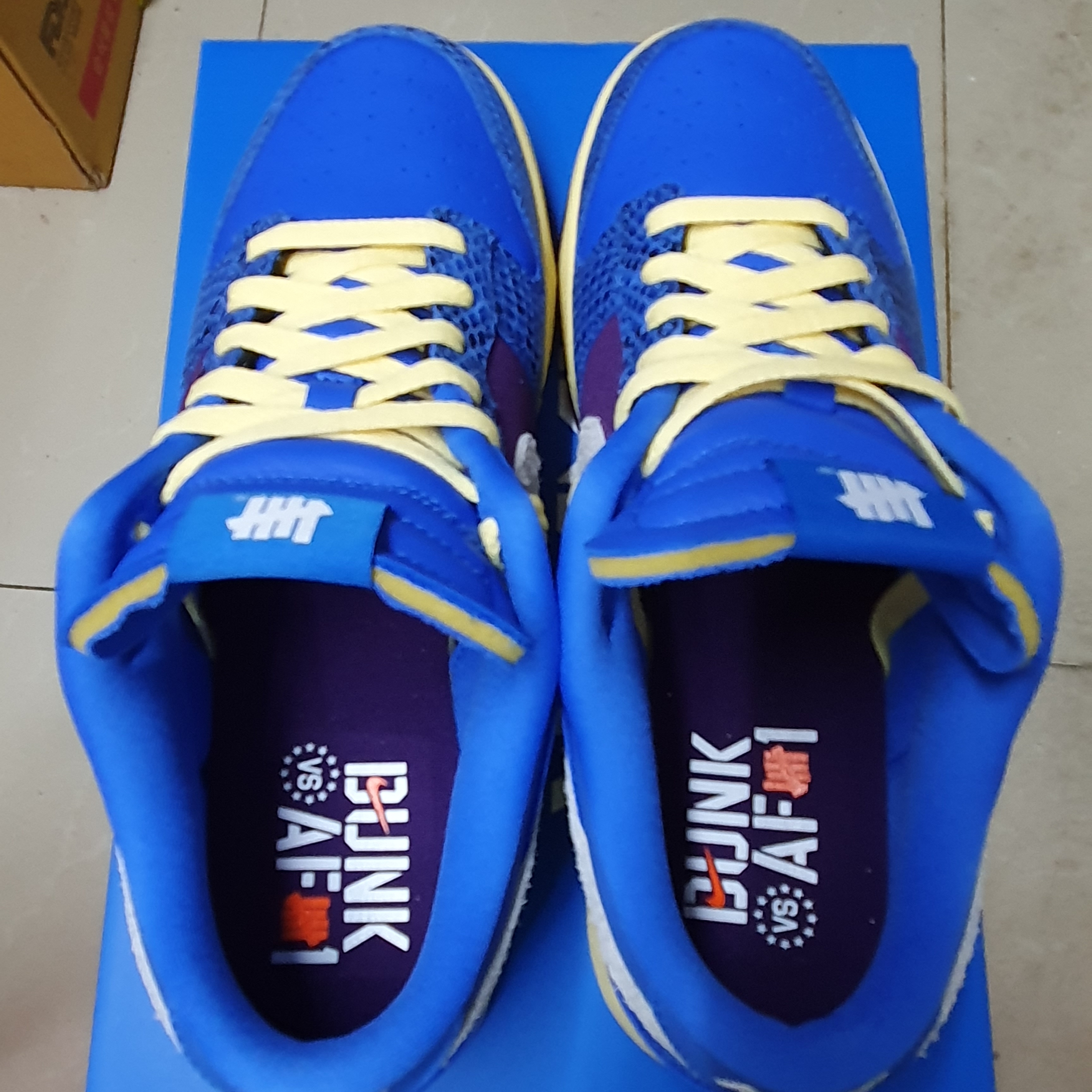 Nike x Undefeated Dunk Low SP 5 On It 착용 스타일 - 3