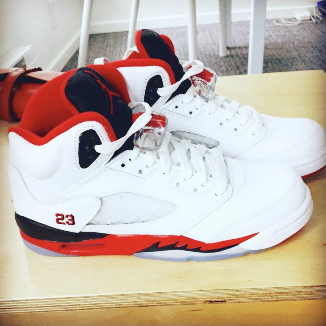 Jordan 5 Retro Fire Red 2006 착용 스타일 - 1
