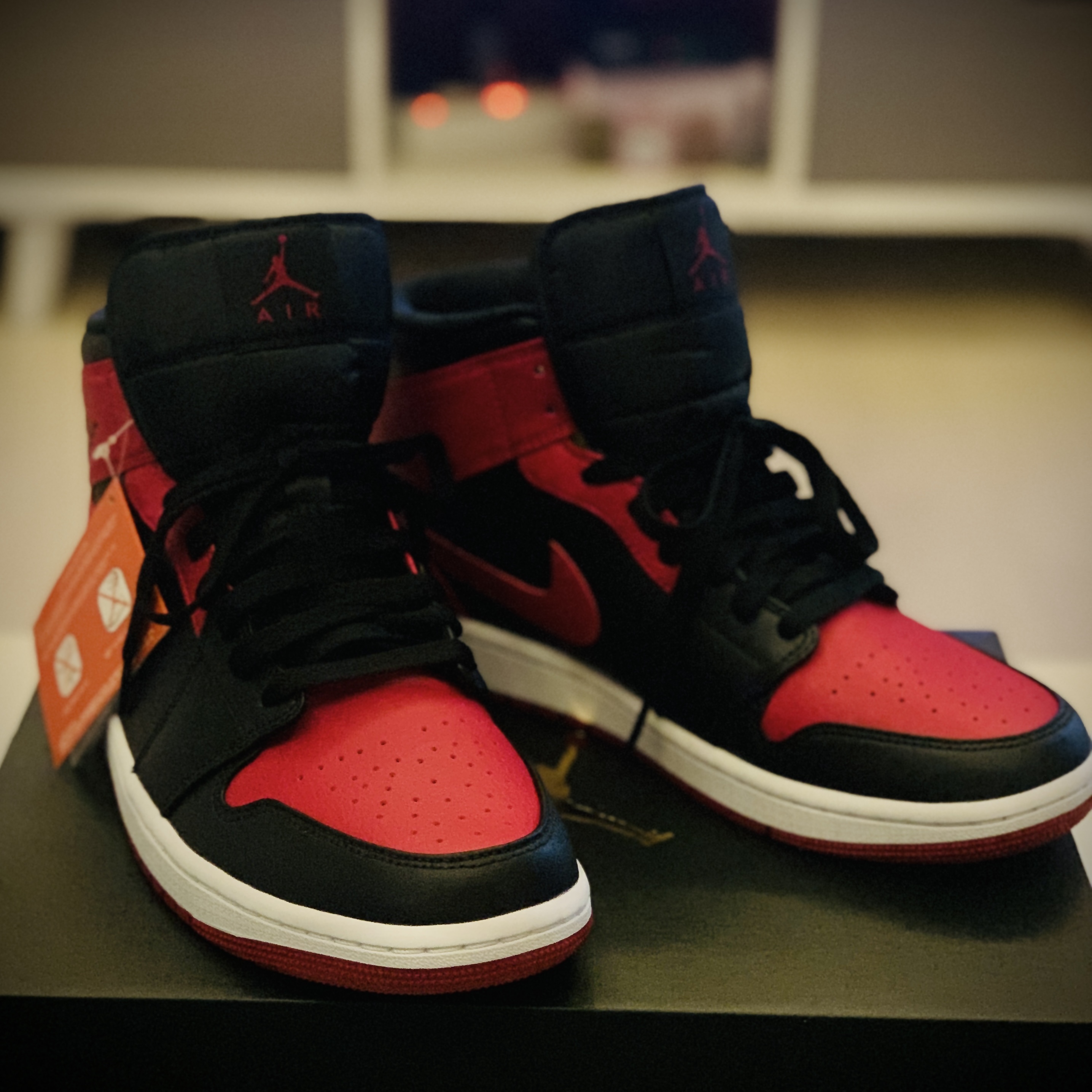 Jordan 1 Mid Bred Banned 2020 착용 스타일 - 1