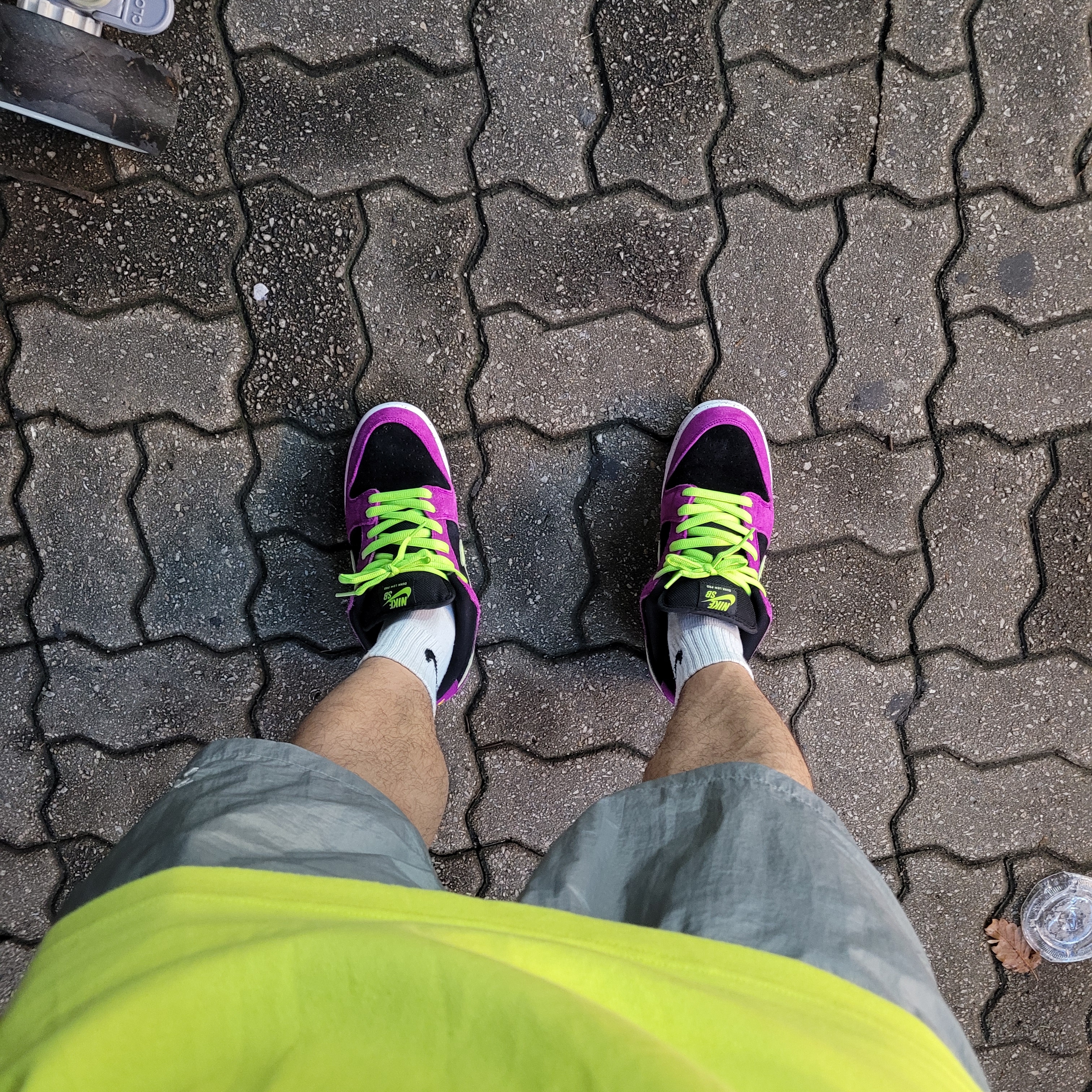 IAB Studio Woven Shorts Gray, IAB Studio x Asics T-Shirt Lime 착용 스타일 - 2