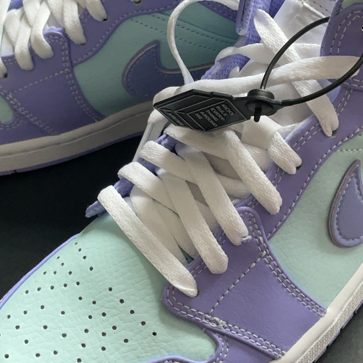 Jordan 1 Mid Purple Aqua 착용 스타일