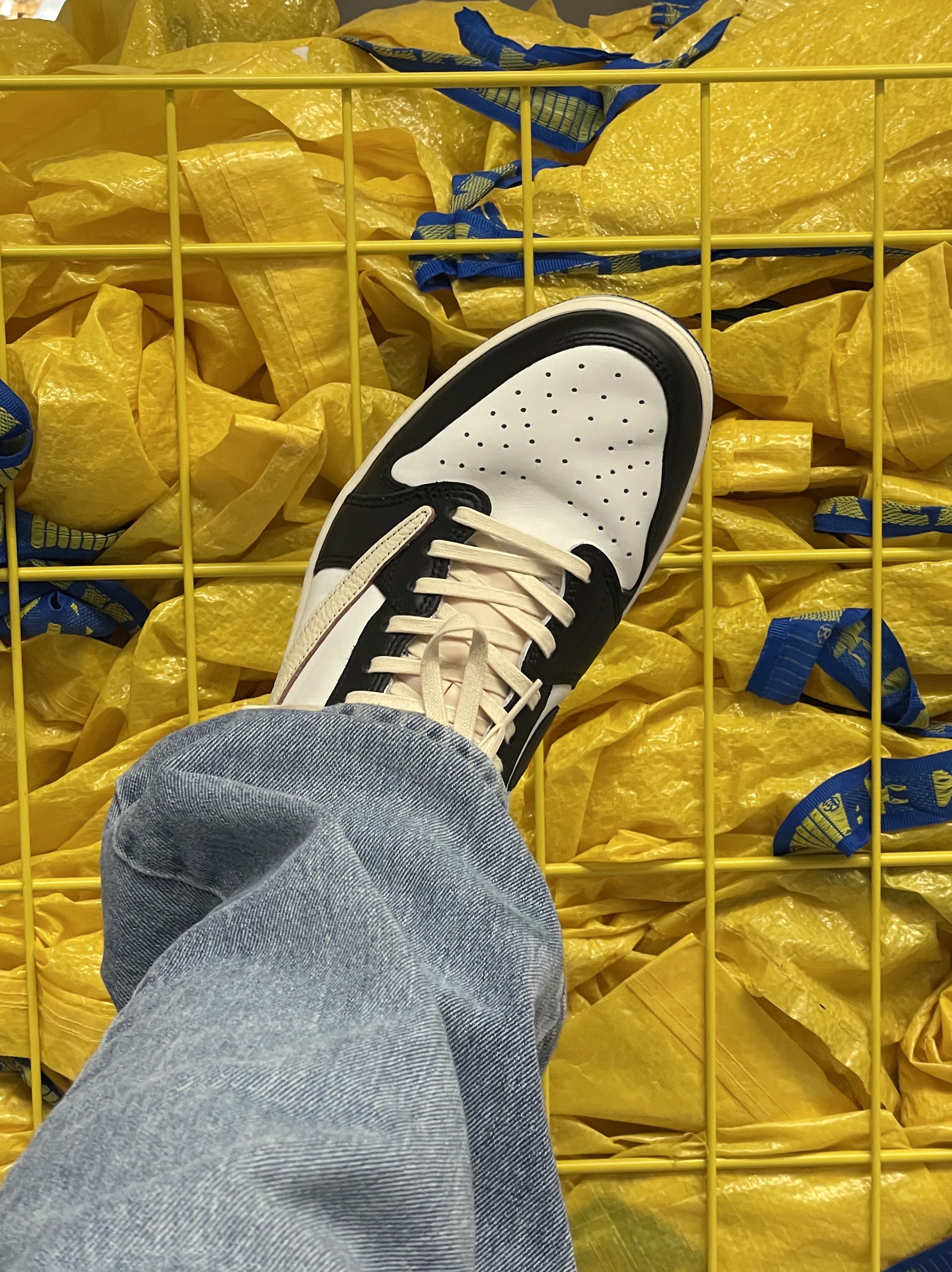 Jordan 1 x Travis Scott x Fragment Retro Low OG SP Military Blue 착용 스타일 - 4