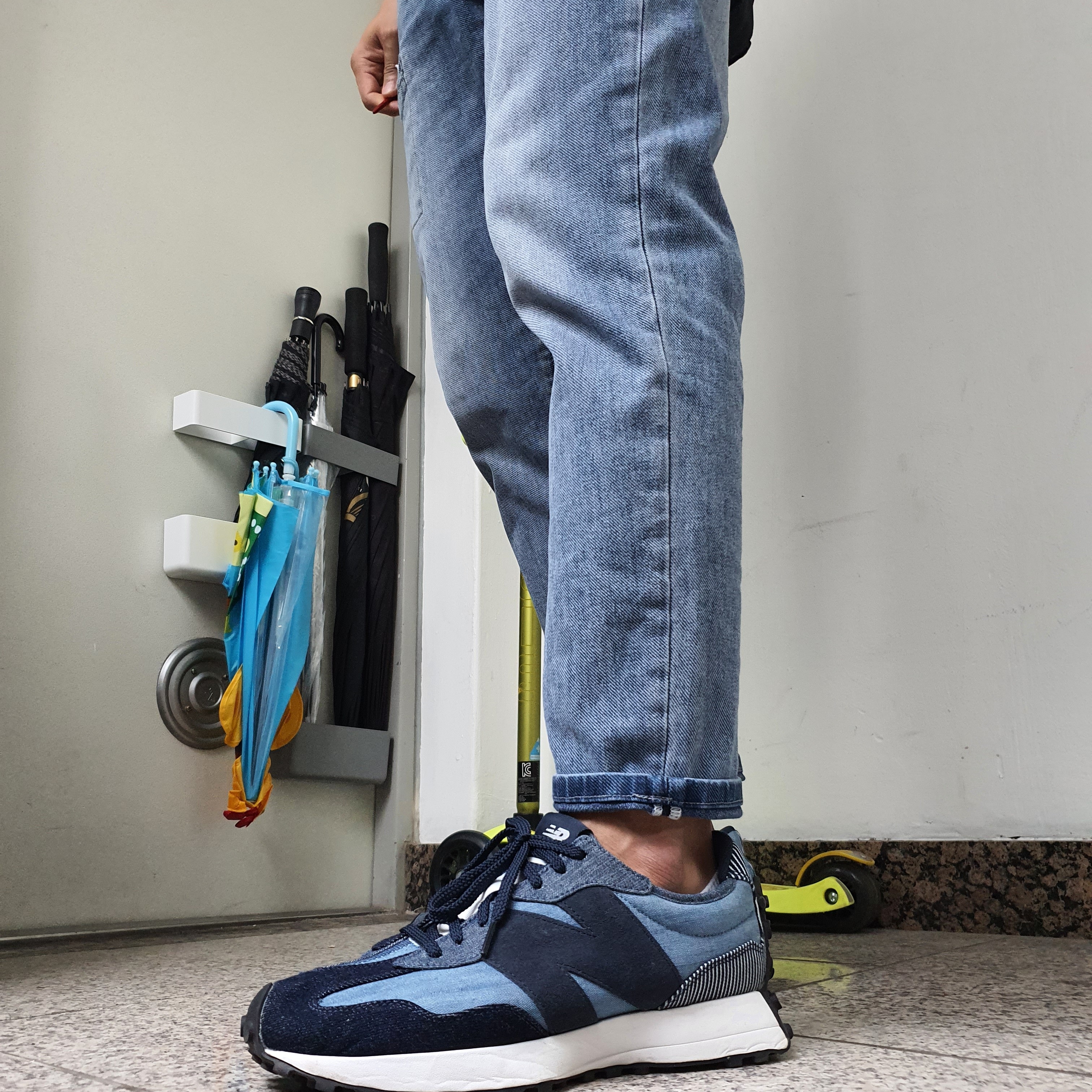 New Balance 327 Eclipse 착용 스타일