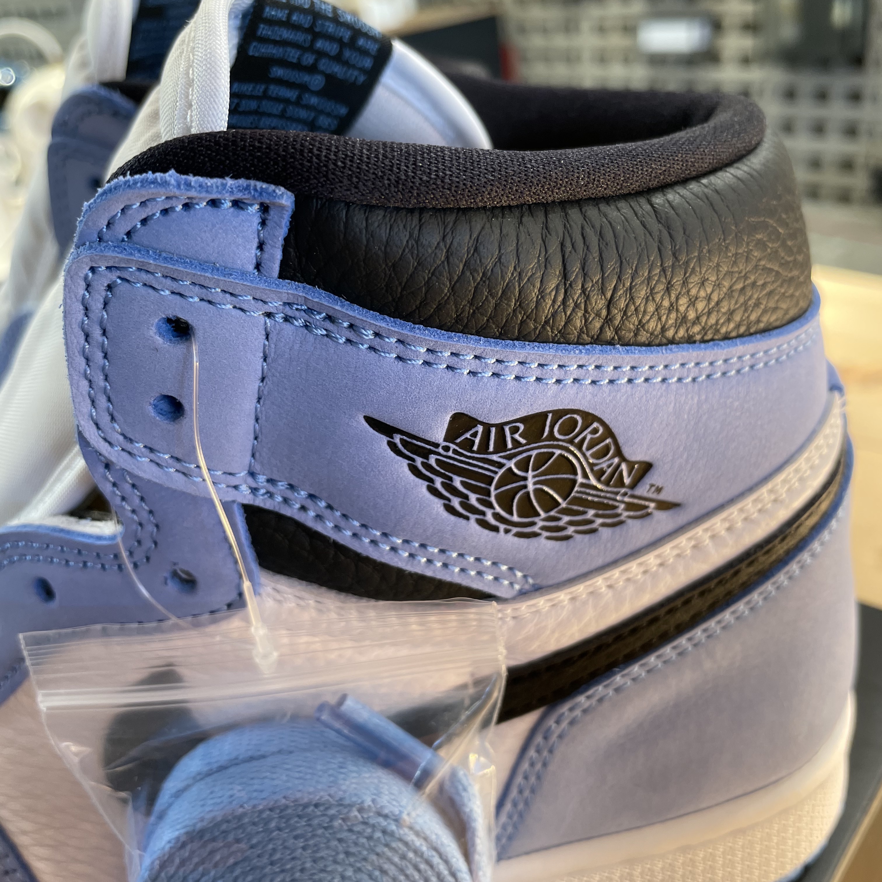 Jordan 1 Retro High OG University Blue 착용 스타일 - 2