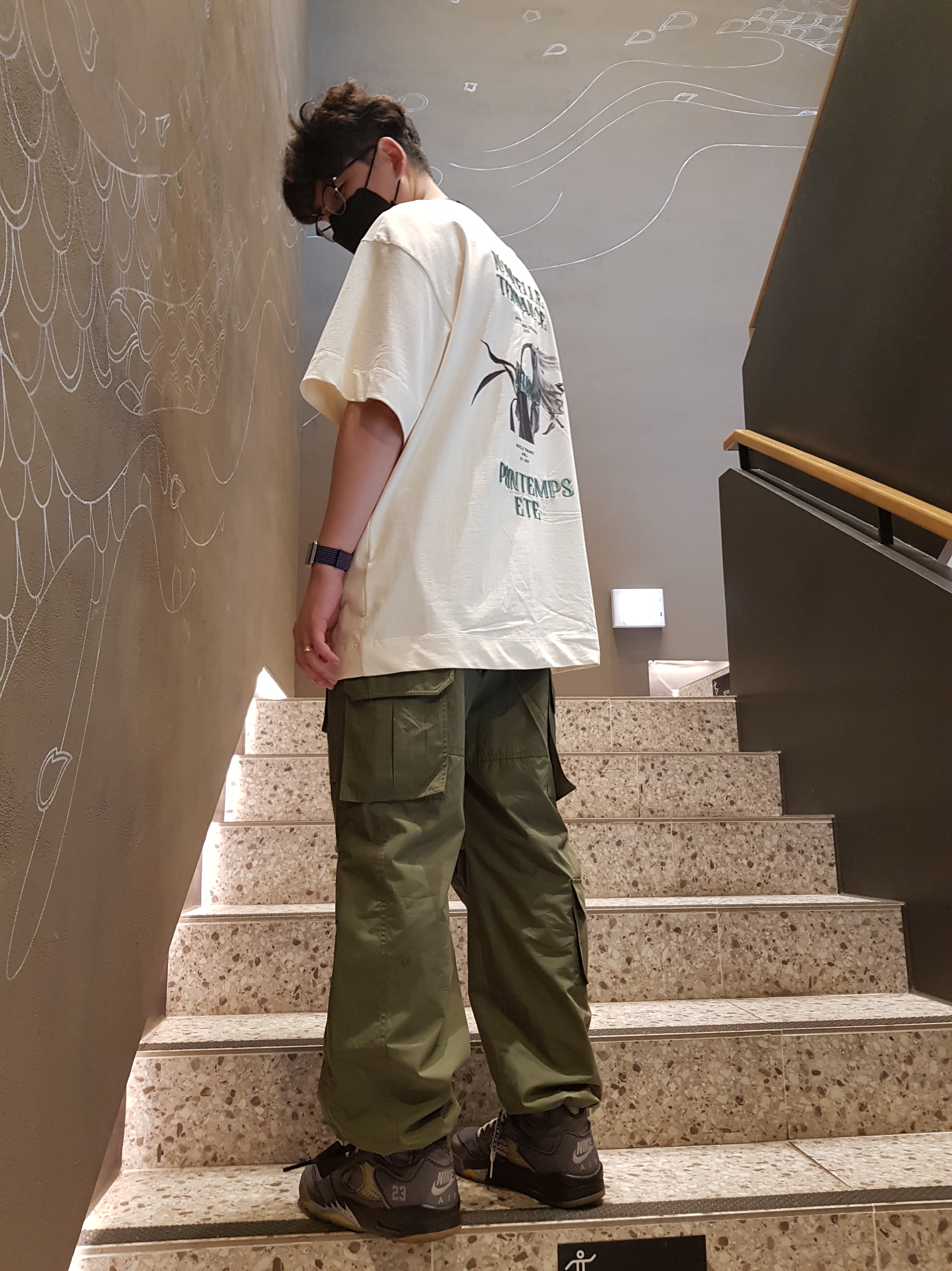 Jordan 5 x Off-White Retro SP Black Muslin 착용 스타일 - 2