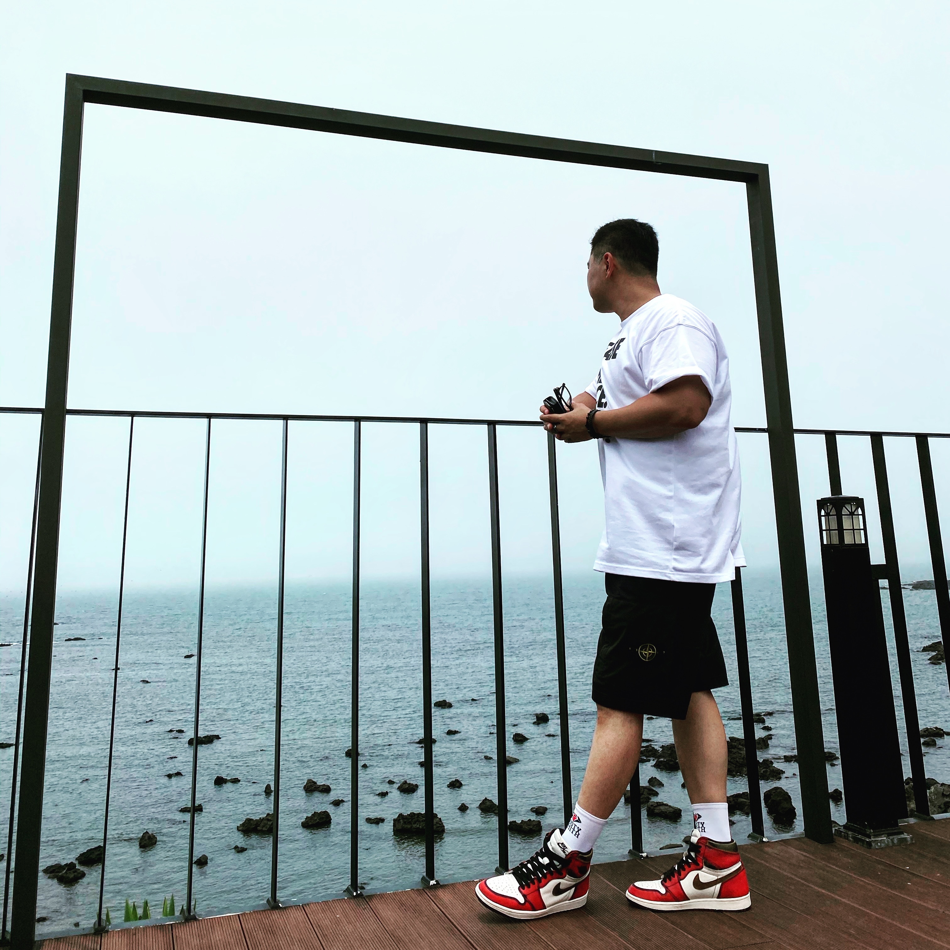 Nike x Stussy Increase The Peace T-Shirt - US/EU, Jordan 1 Retro High OG Defiant SB LA to Chicago 착용 스타일
