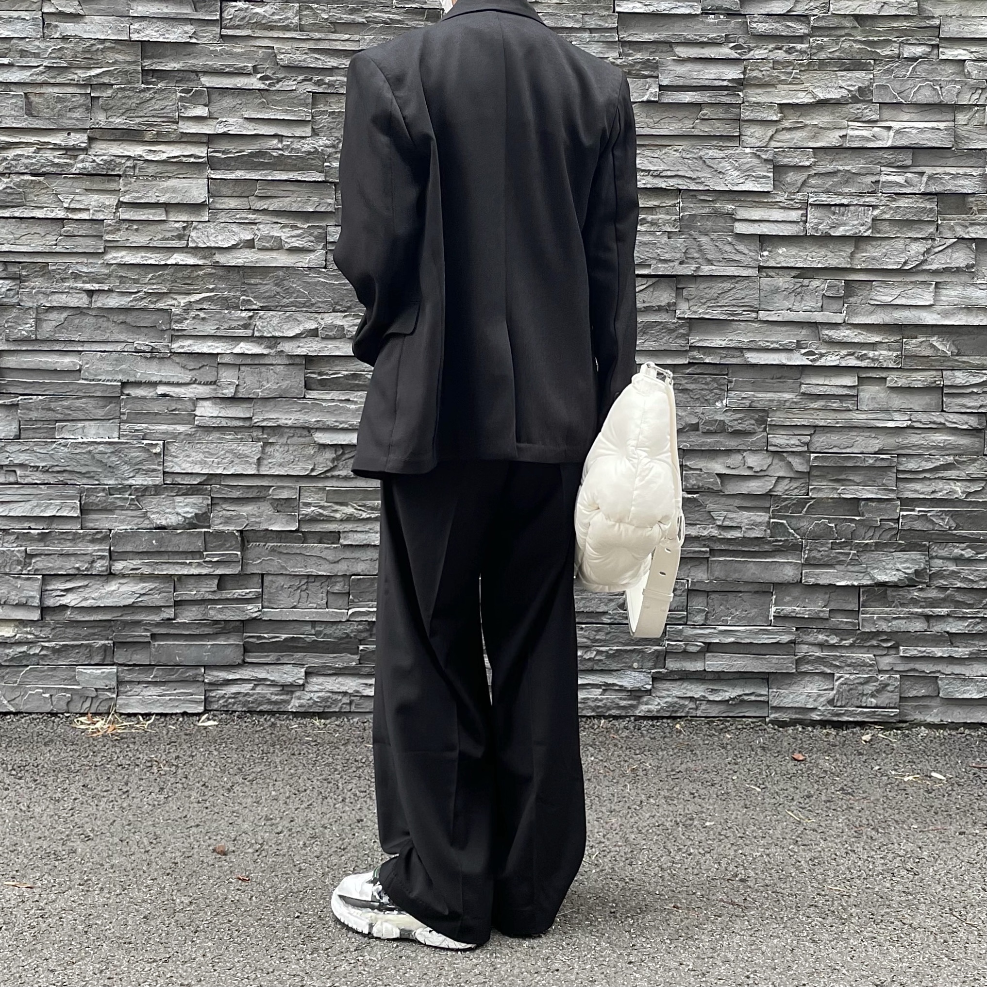 Maison Margiela Fusion Low Top Sneakers Black White Red 착용 스타일 - 2