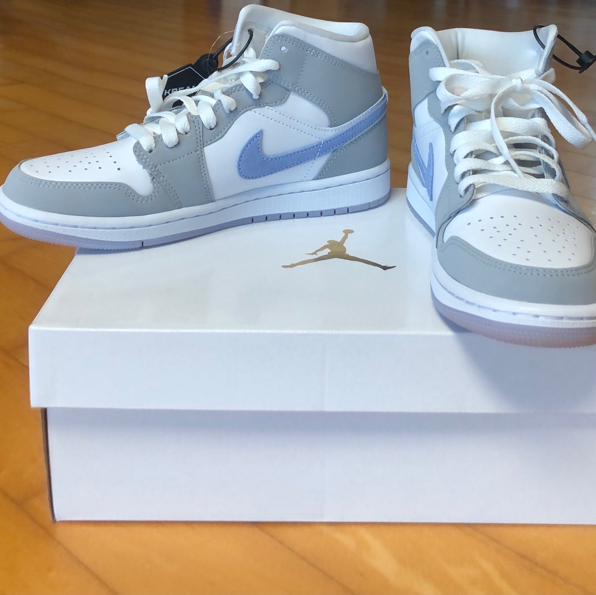 (W) Jordan 1 Mid Wolf Grey 착용 스타일 - 2
