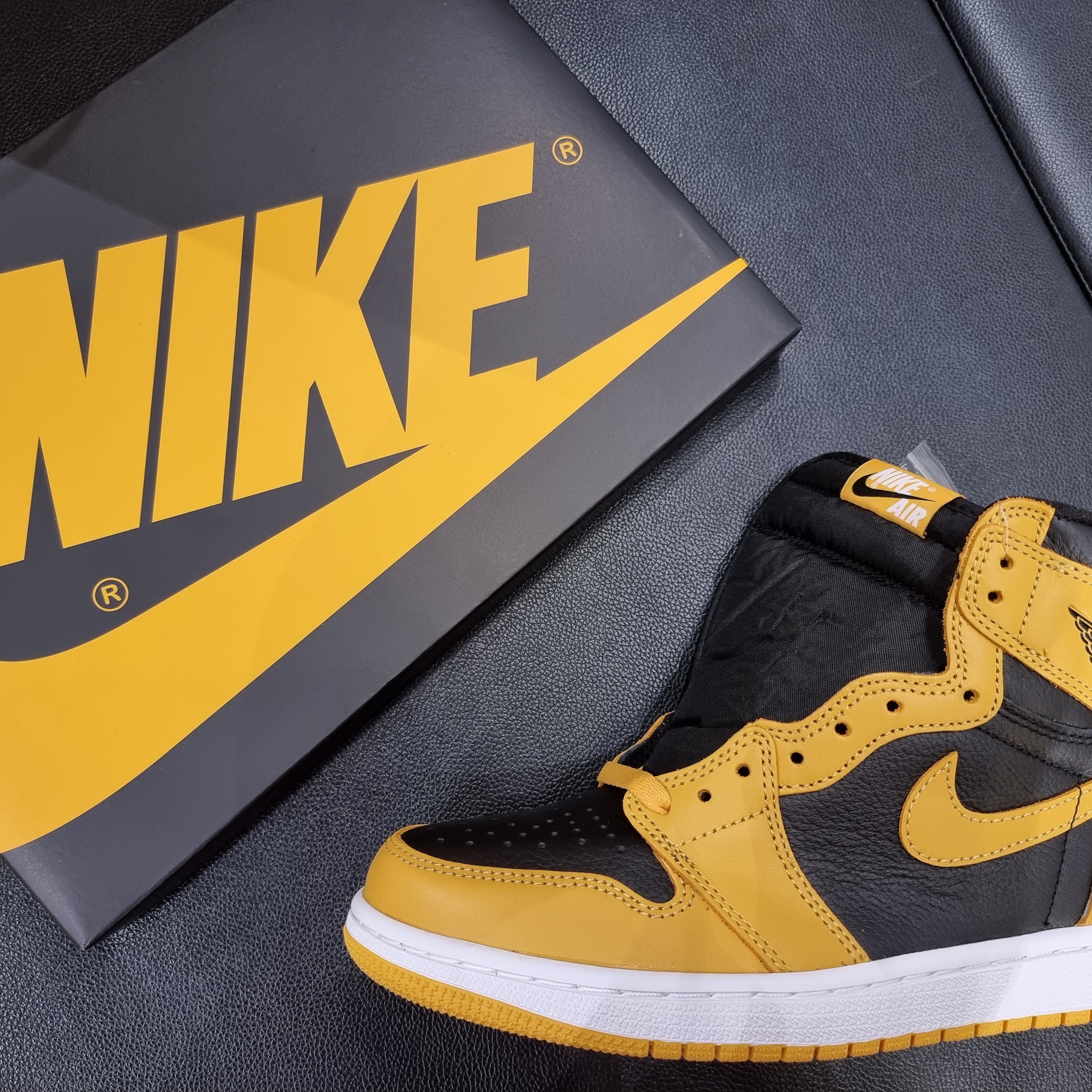Jordan 1 Retro High OG Pollen, (GS) Jordan 1 Retro High OG Pollen 착용 스타일 - 1