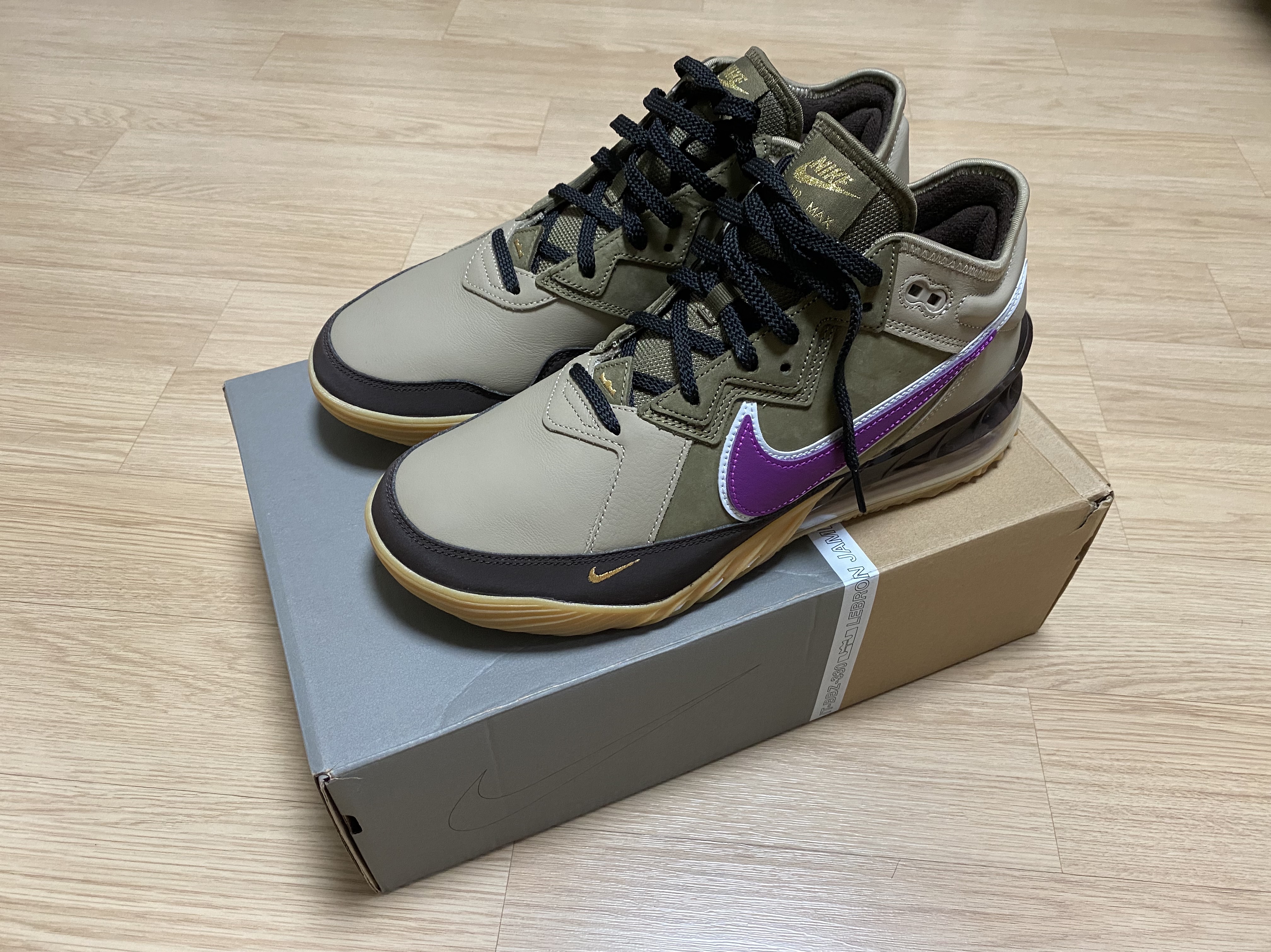 Nike x Atmos LeBron 18 Low Viotech 착용 스타일