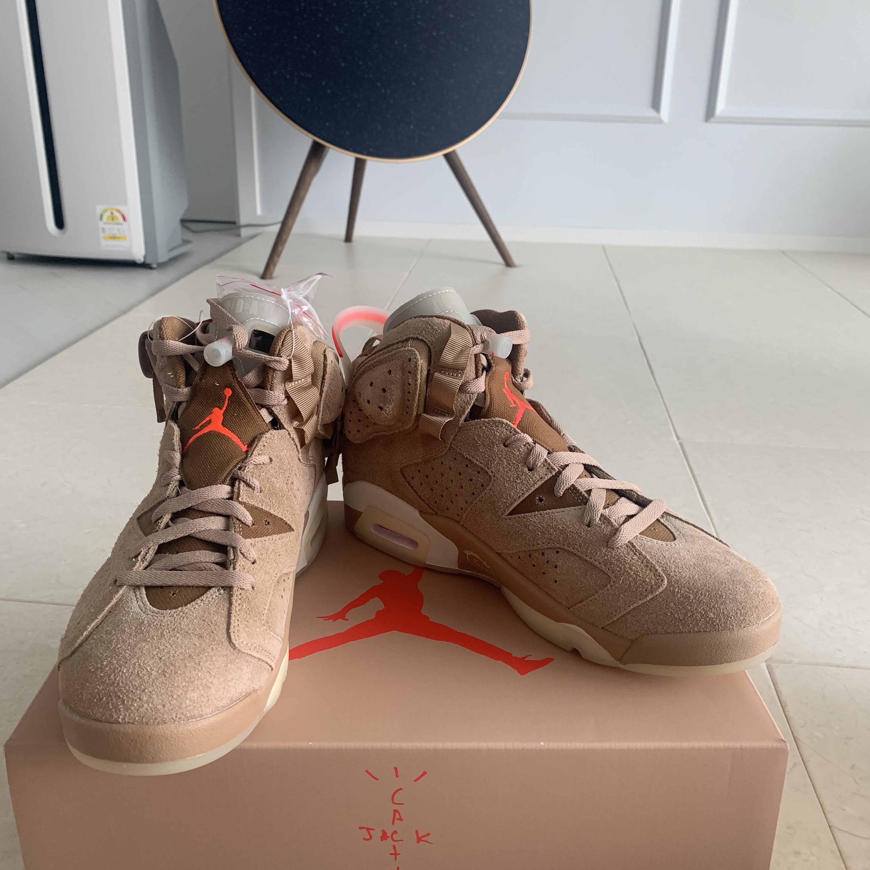 Jordan 6 x Travis Scott Retro SP British Khaki 착용 스타일 - 1