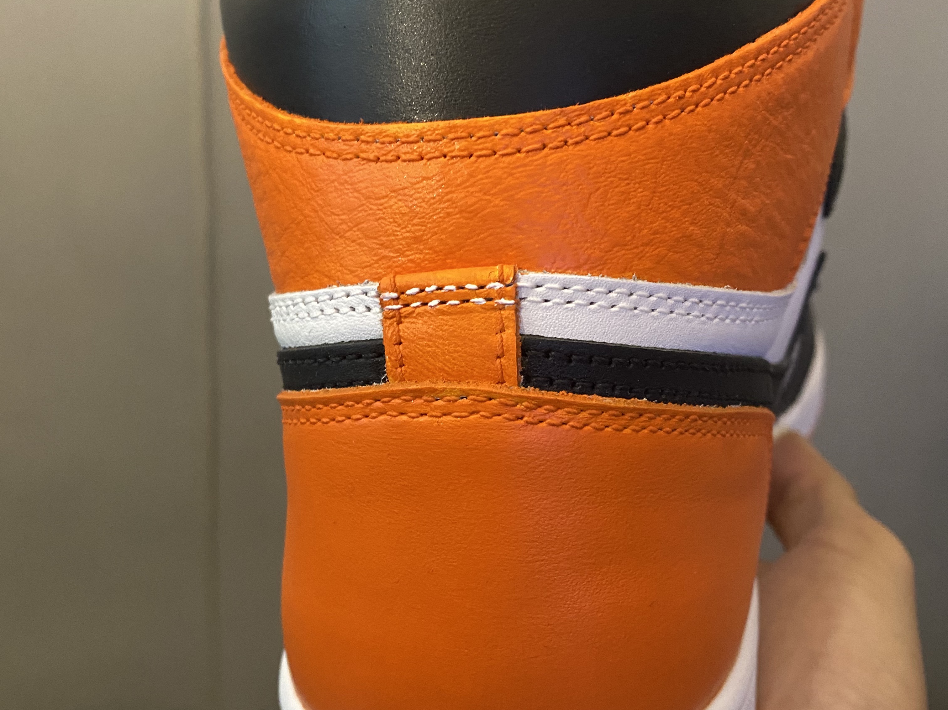 Jordan 1 Retro High OG Electro Orange, (GS) Jordan 1 Retro High OG Electro Orange 착용 스타일 - 4