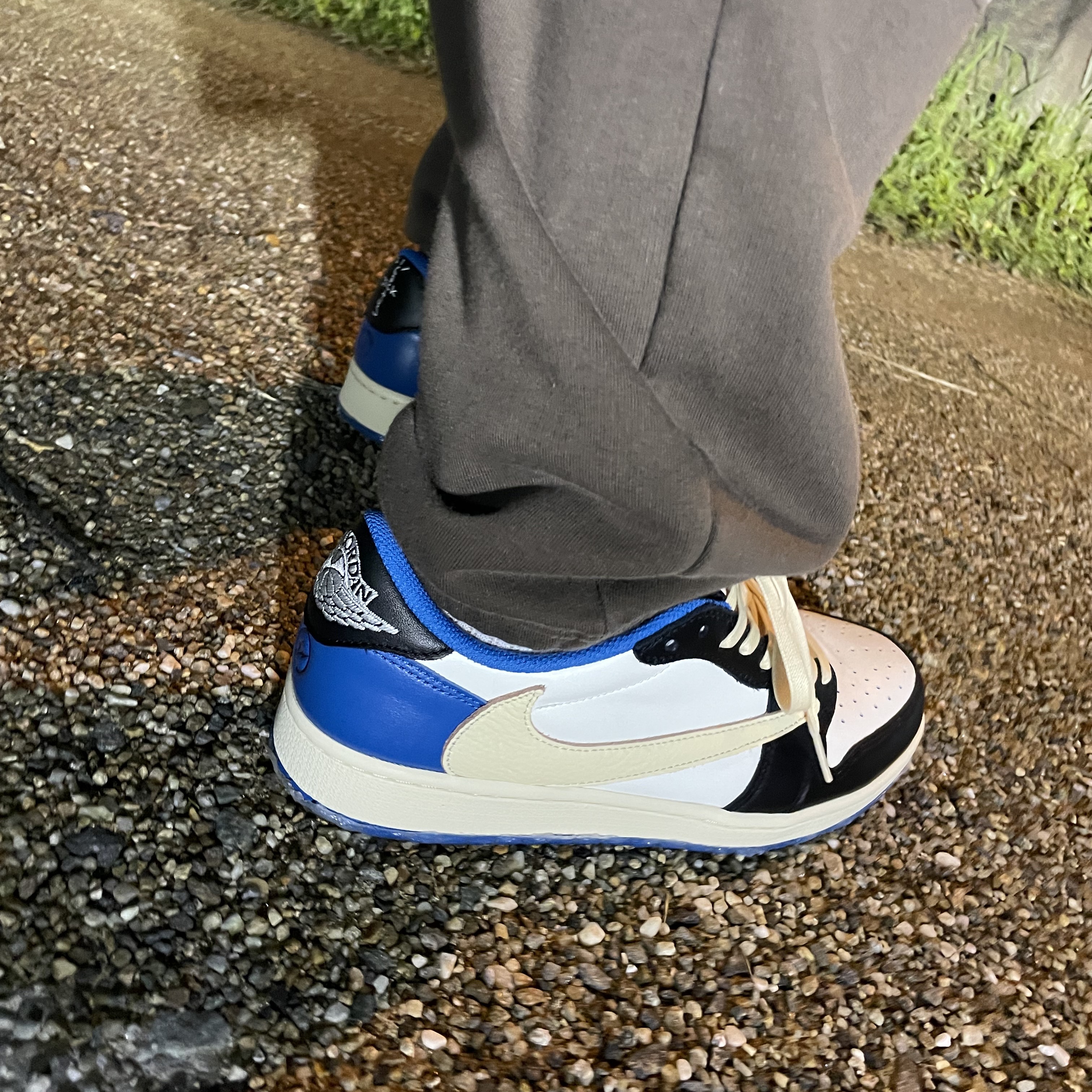 Jordan 1 x Travis Scott x Fragment Retro Low OG SP Military Blue 착용 스타일
