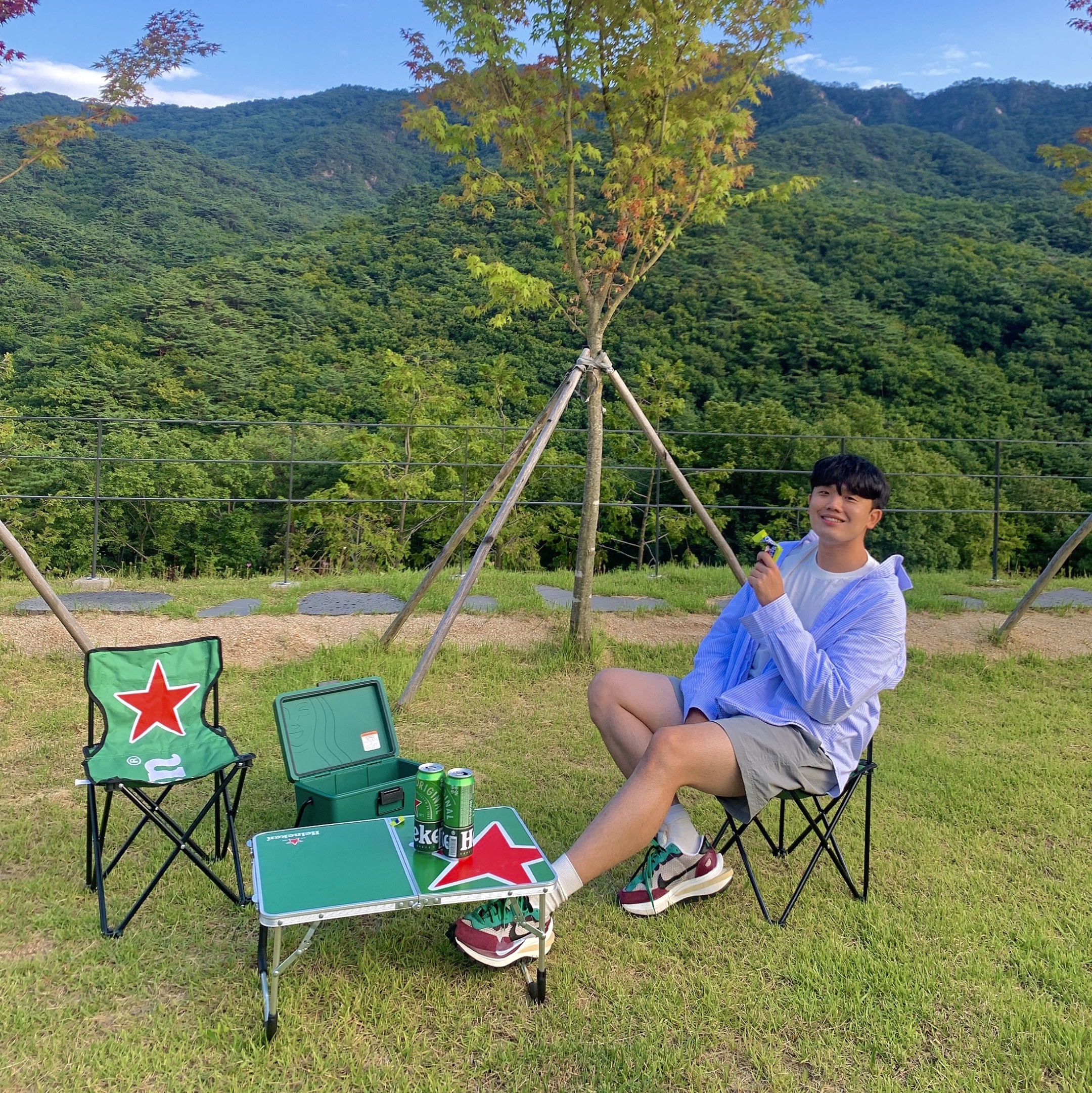 Nike x Sacai VaporWaffle String & Black Villain Red 착용 스타일