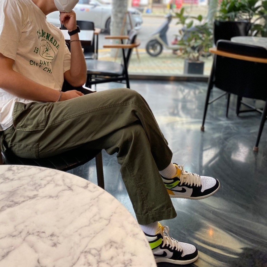 Jordan 1 Retro High OG Volt Gold 착용 스타일