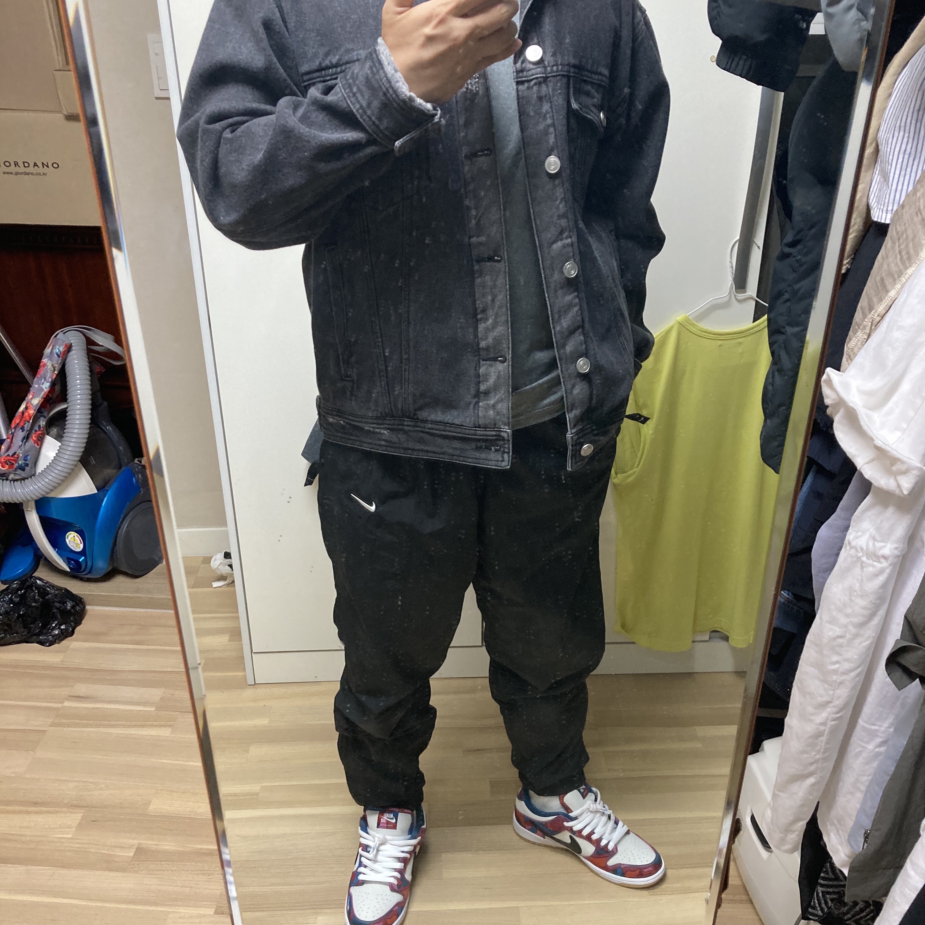 Nike x Parra SB Dunk Low Pro Abstract Art, Nike M NRG Solo Swoosh Track Pants Black - Asia 착용 스타일 - 1