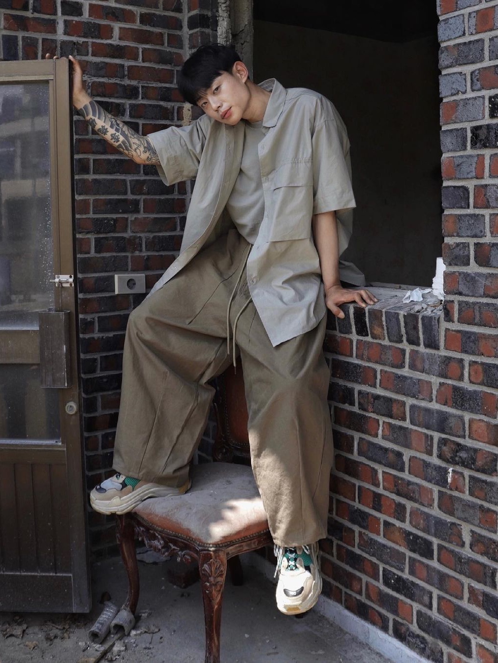 Balenciaga Triple S Yellow Green 착용 스타일