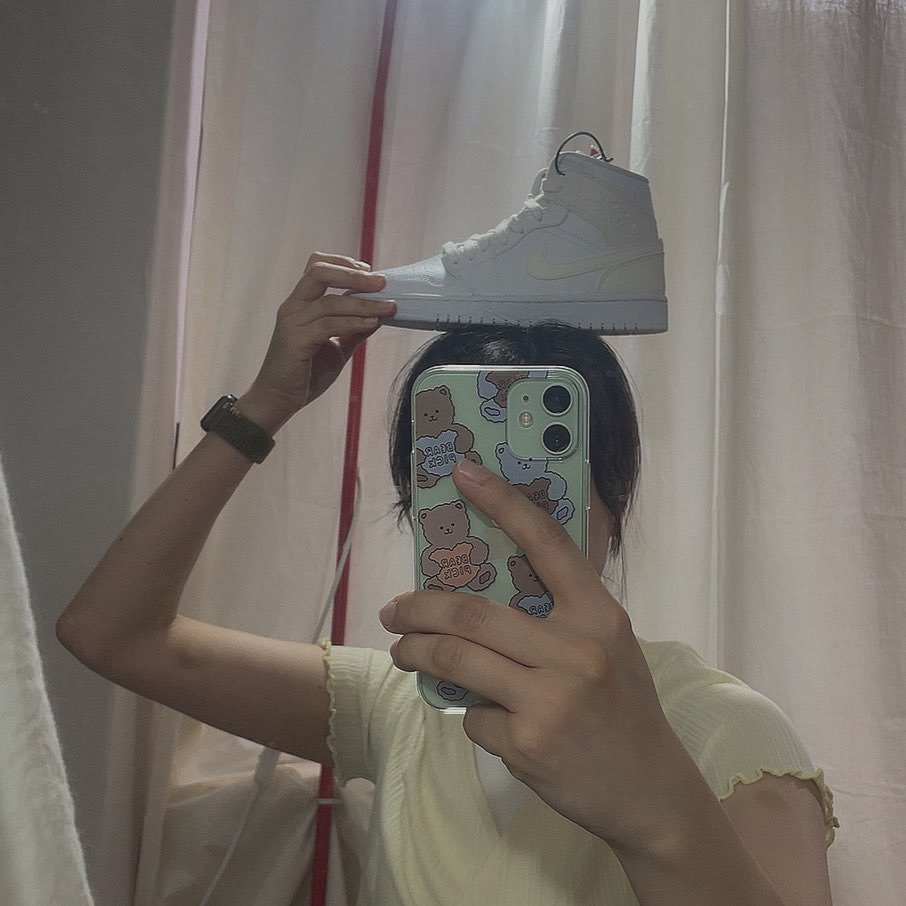 (W) Jordan 1 Mid White Ivory 착용 스타일