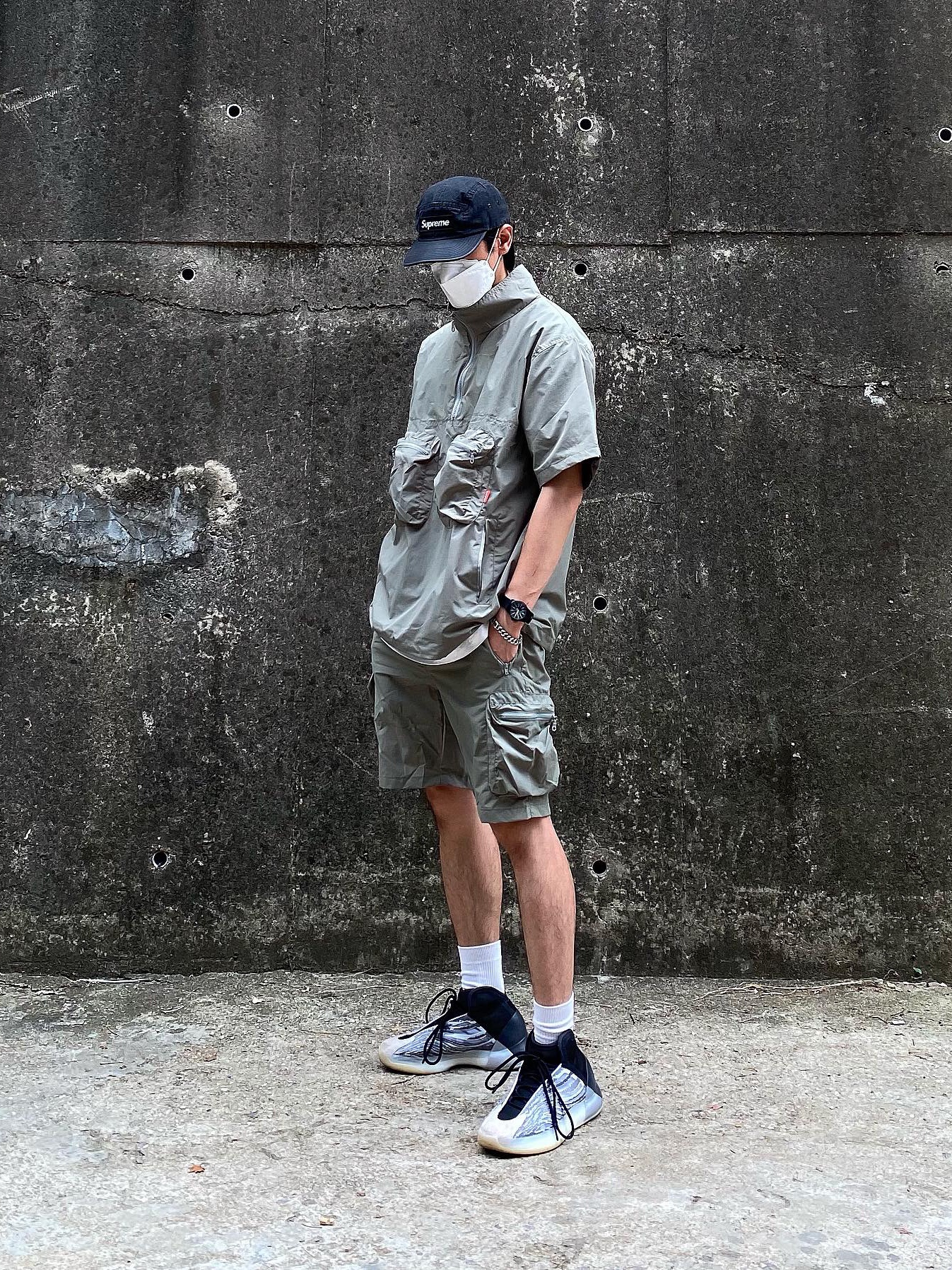 Supreme Washed Chino Twill Camp Cap Black, Adidas Yeezy QNTM Lifestyle 착용 스타일