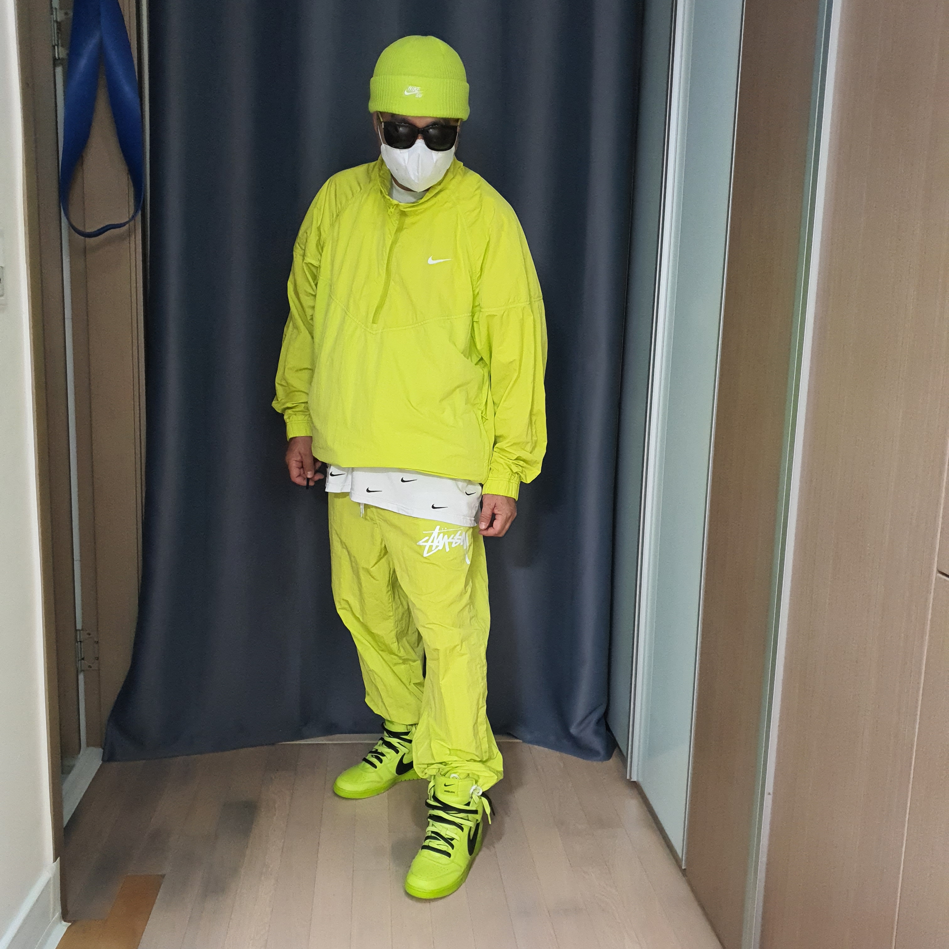 Nike x Stussy Windrunner Jacket Bright Cactus, Nike x Stussy Beach Pants Bright Cactus 착용 스타일 - 2