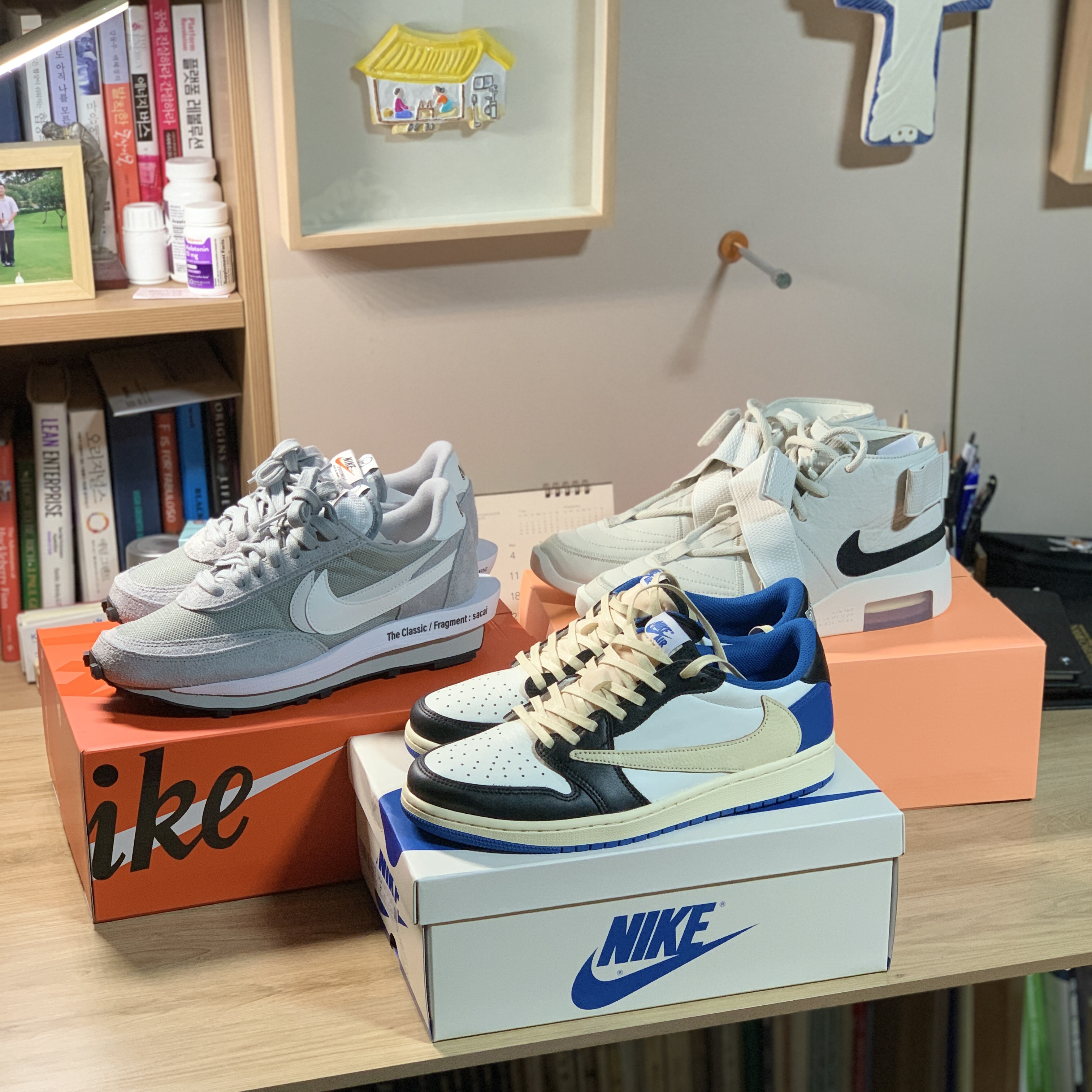 Nike x Sacai x Fragment LDWaffle Light Smoke Grey, Jordan 1 x Travis Scott x Fragment Retro Low OG SP Military Blue 착용 스타일