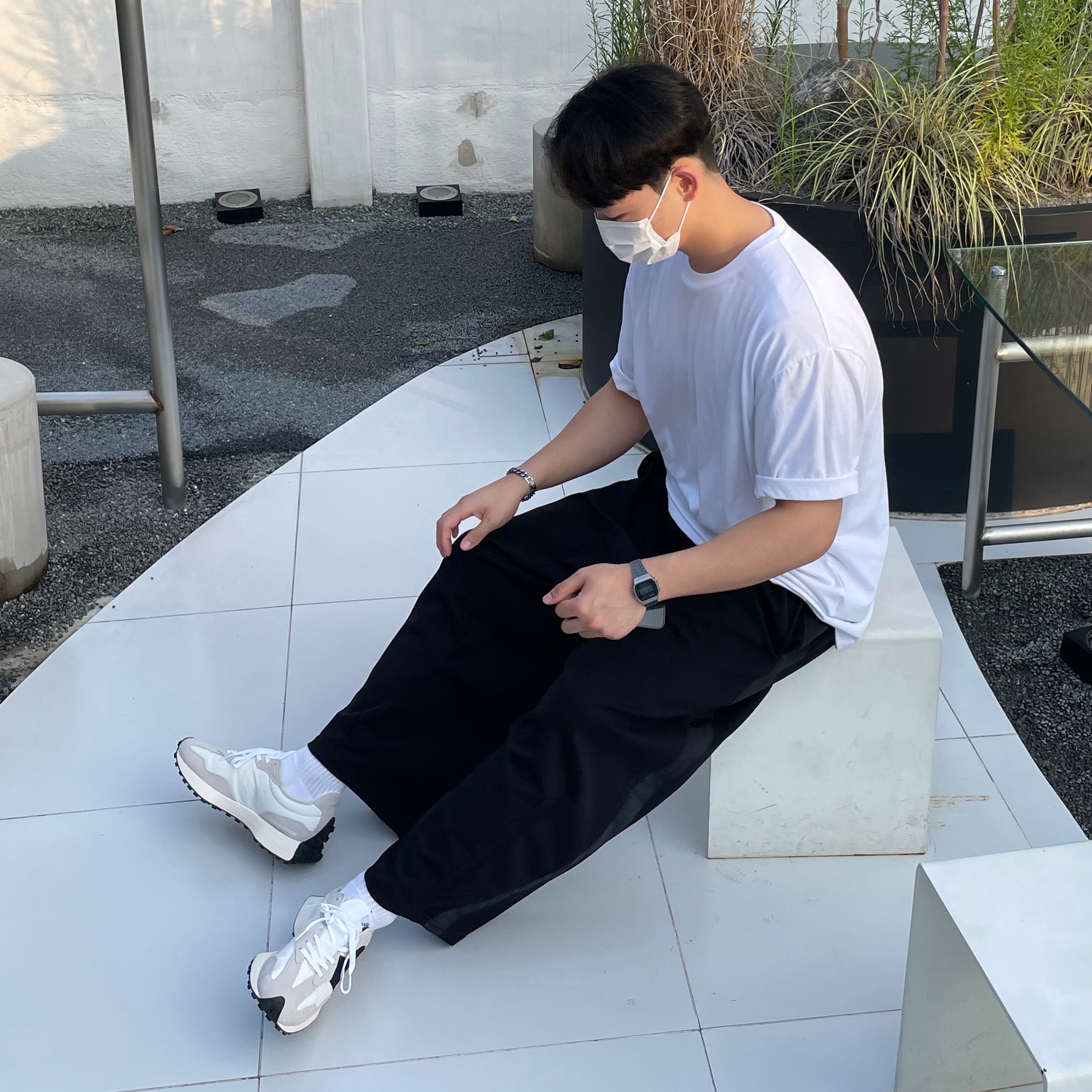 New Balance 327 White Black 착용 스타일