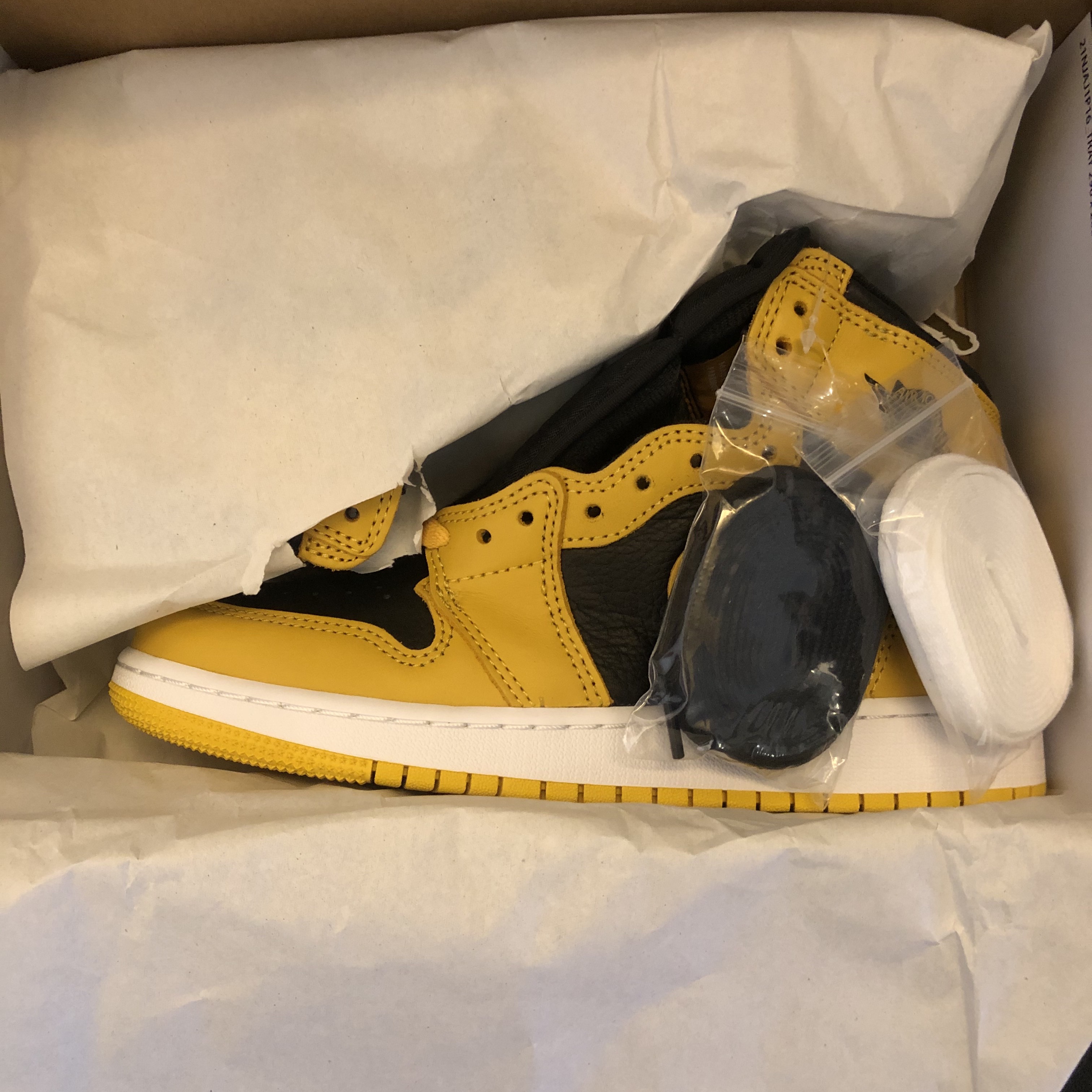 (GS) Jordan 1 Retro High OG Pollen 착용 스타일 - 1