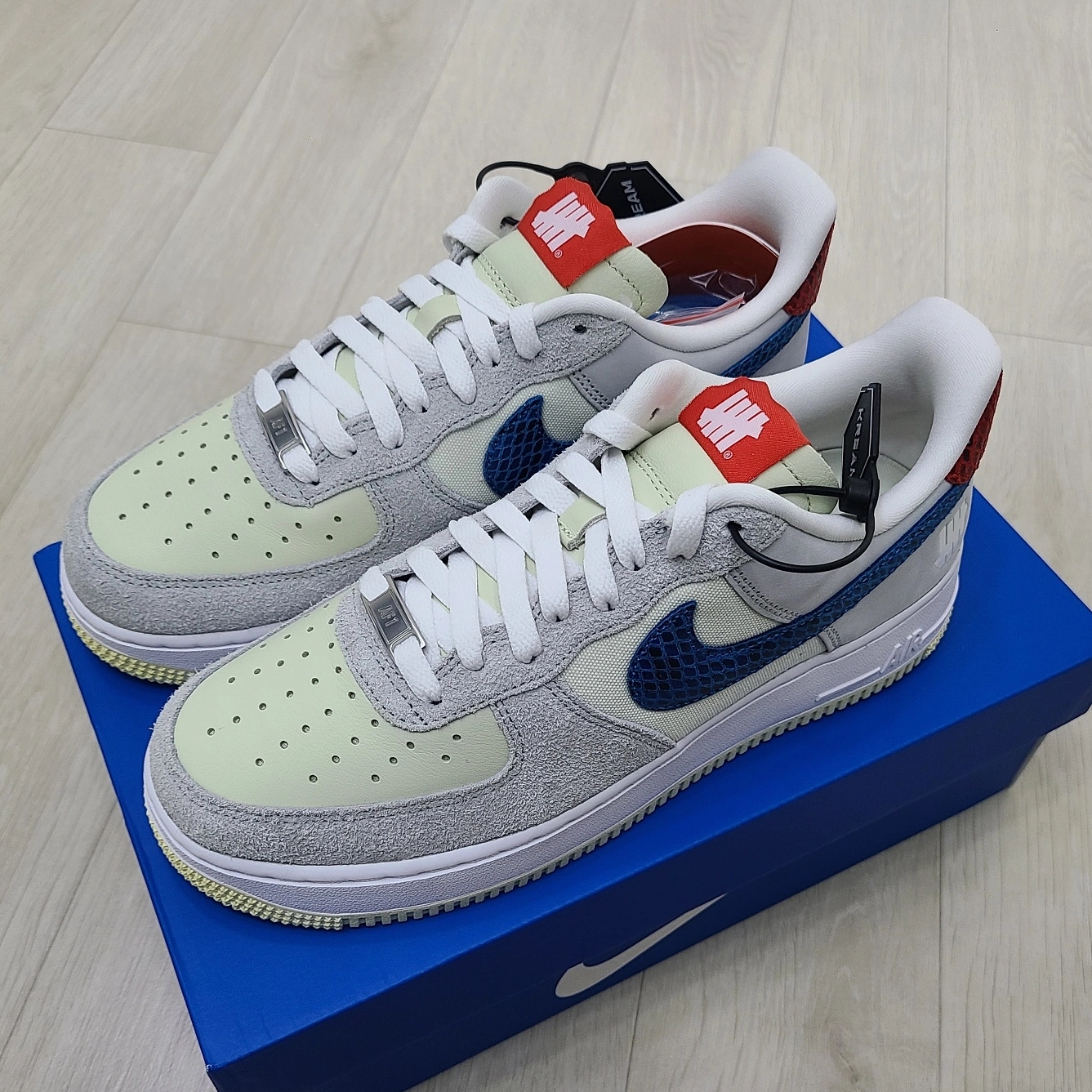 Nike x Undefeated Air Force 1 Low SP 5 On It 착용 스타일 - 2