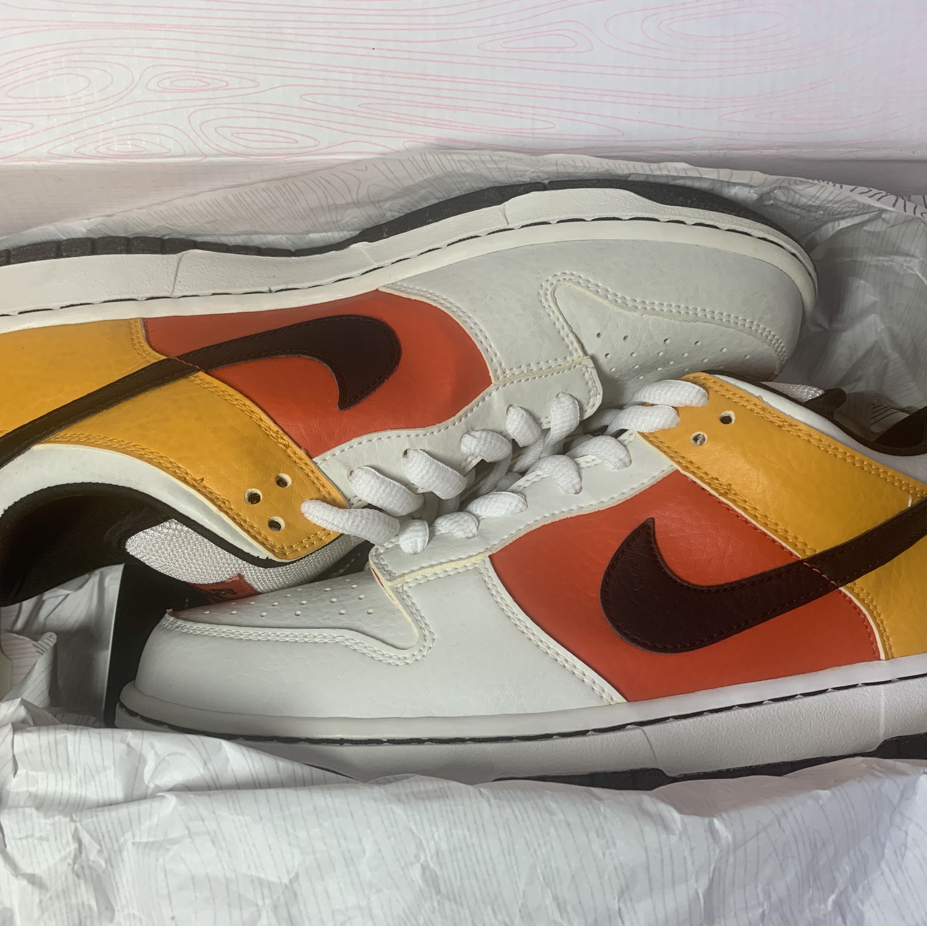Nike SB Dunk Low Raygun Home 착용 스타일 - 1