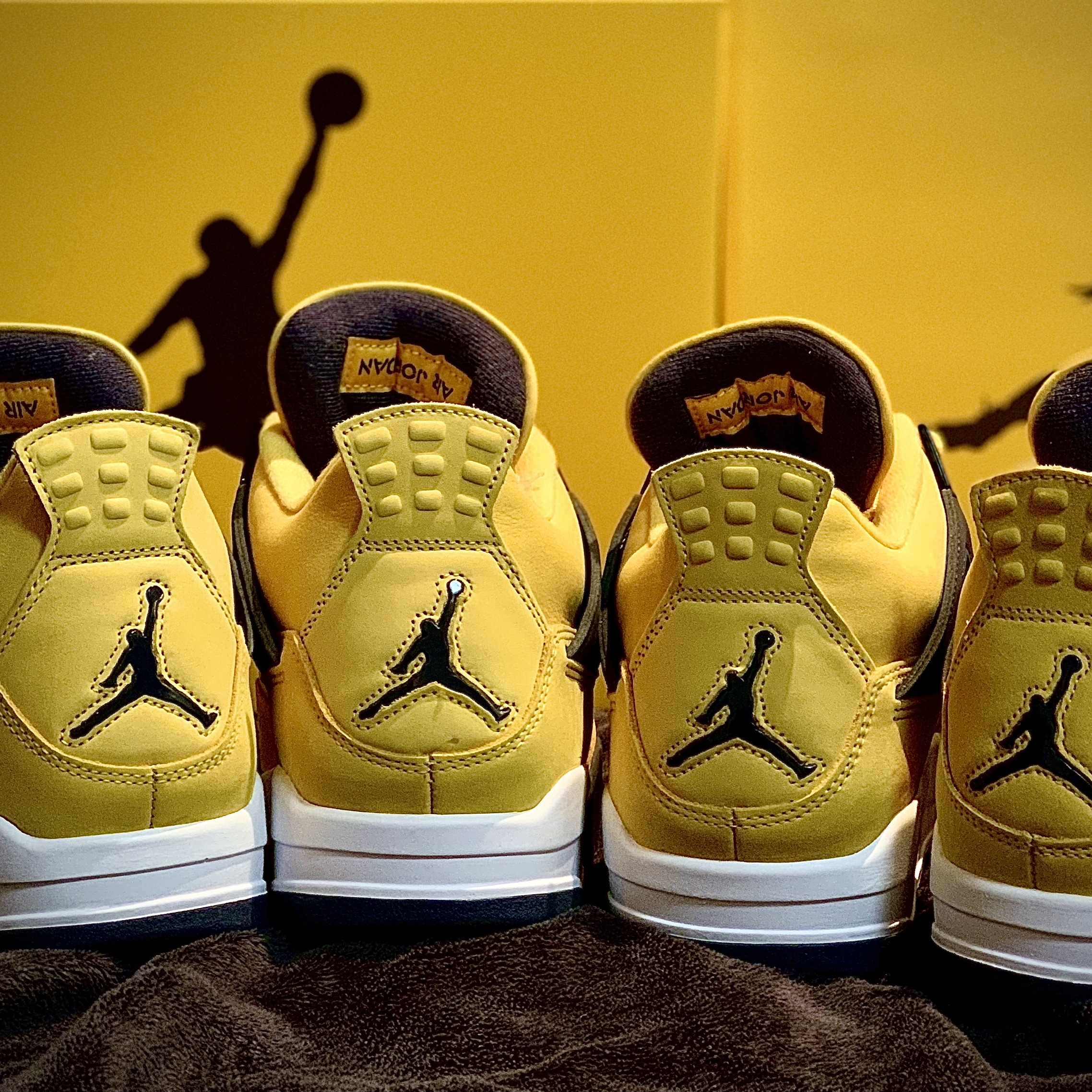 Jordan 4 Retro Tour Yellow 착용 스타일 - 3
