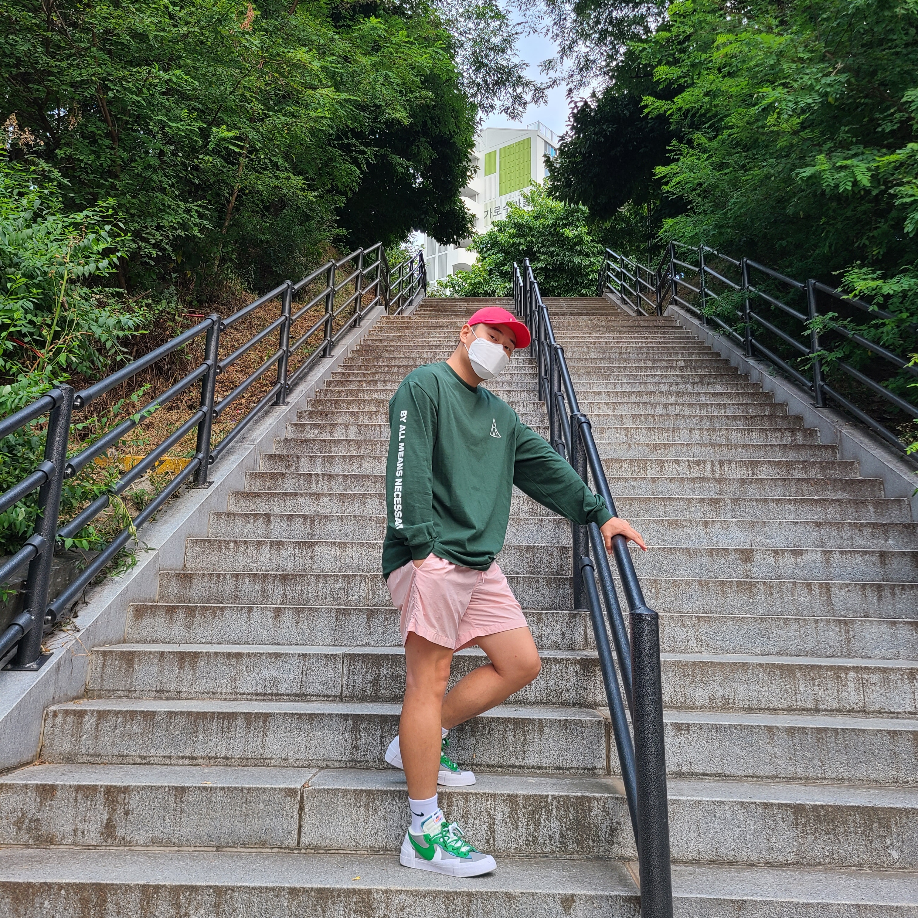 Nike x Sacai Blazer Low Classic Green 착용 스타일