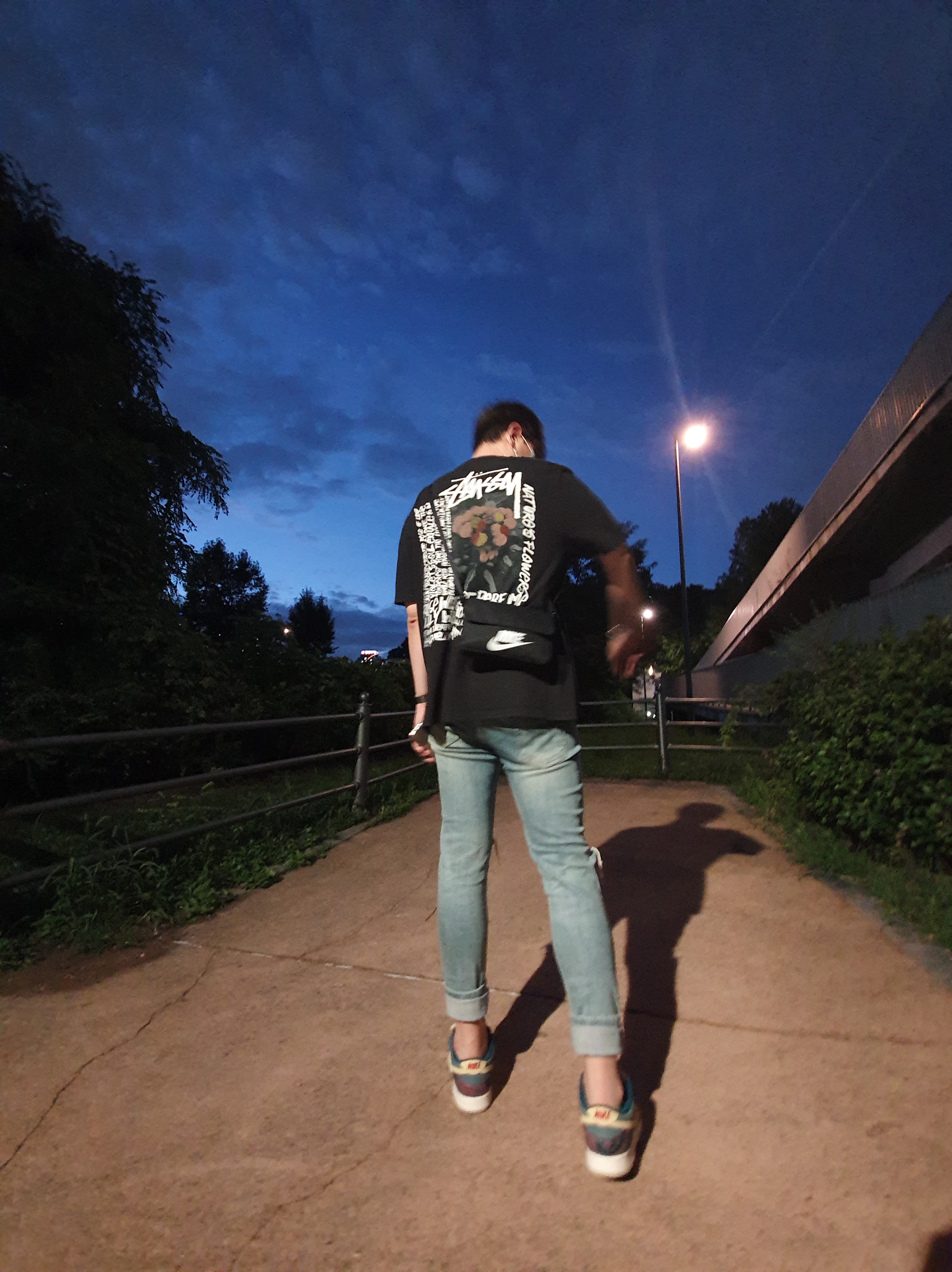 Nike Dunk Low SP Community Garden, Stussy Camellias Pig. Dyed T-Shirt Black 착용 스타일