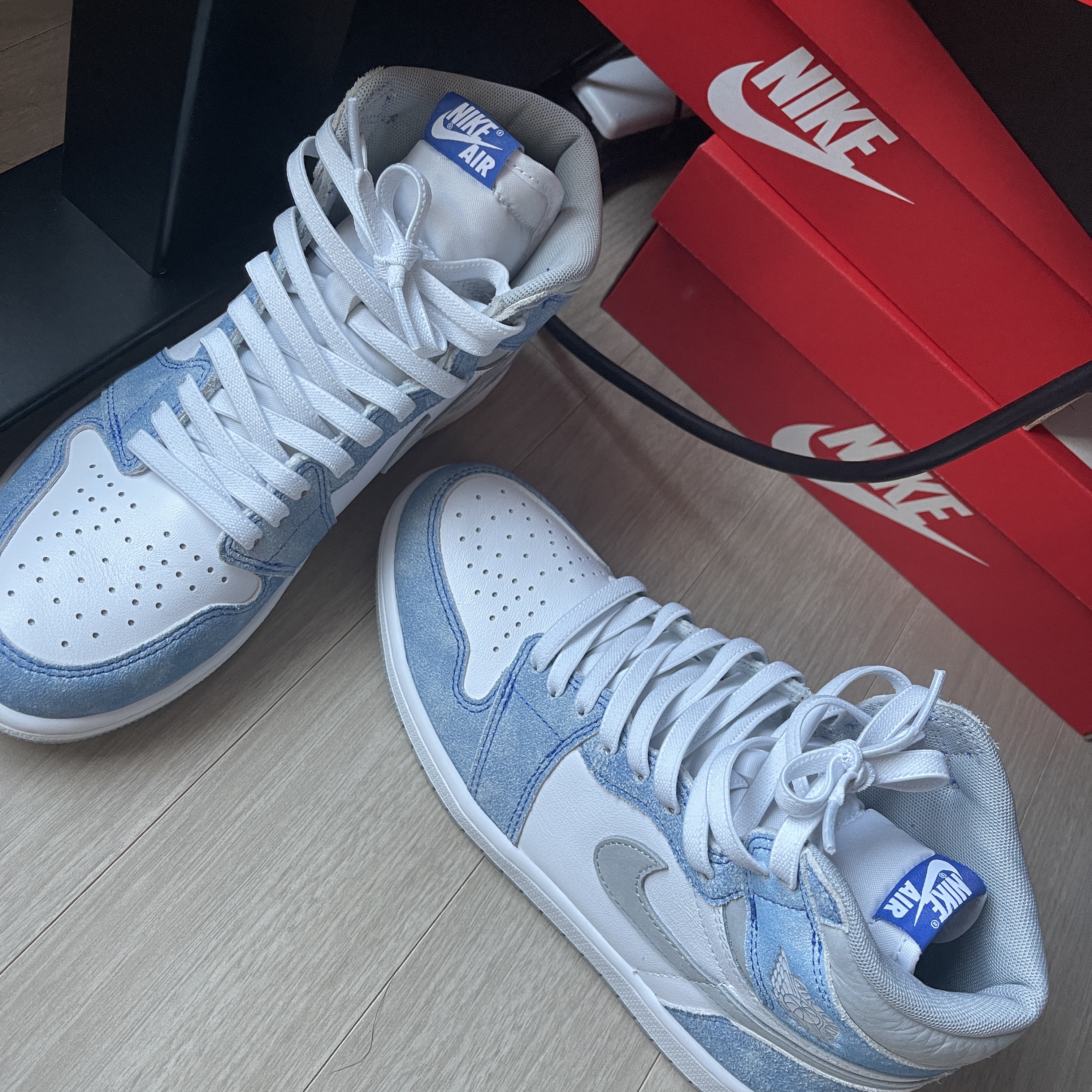 Jordan 1 Retro High OG Hyper Royal 착용 스타일 - 2