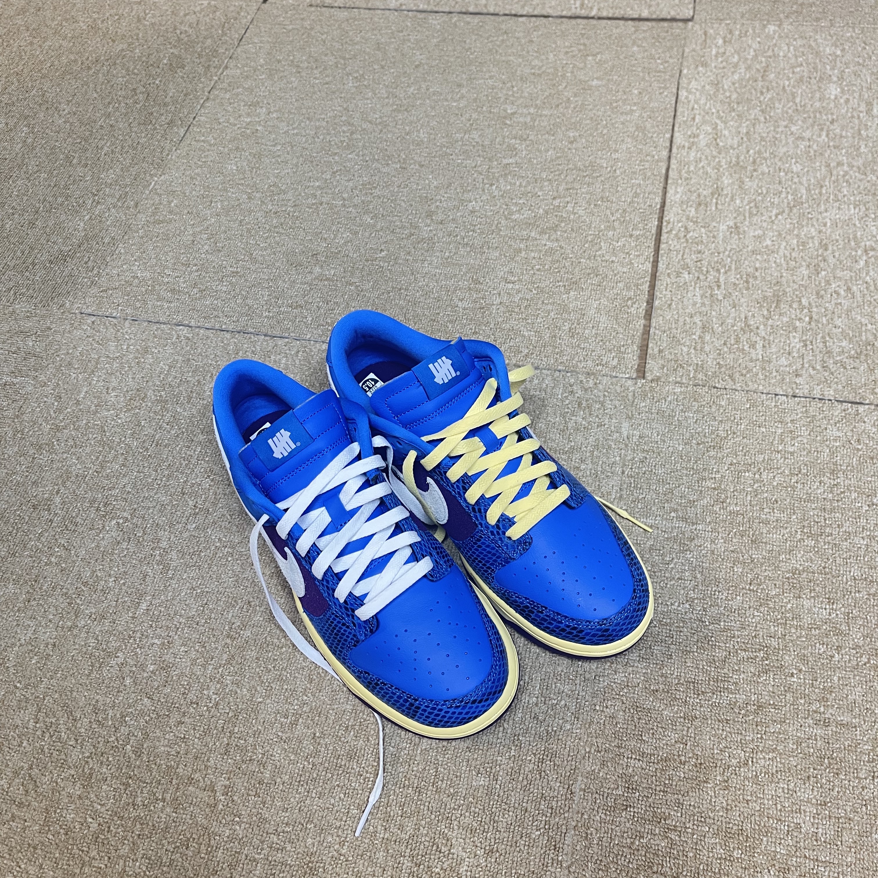 Nike x Undefeated Dunk Low SP 5 On It 착용 스타일 - 3