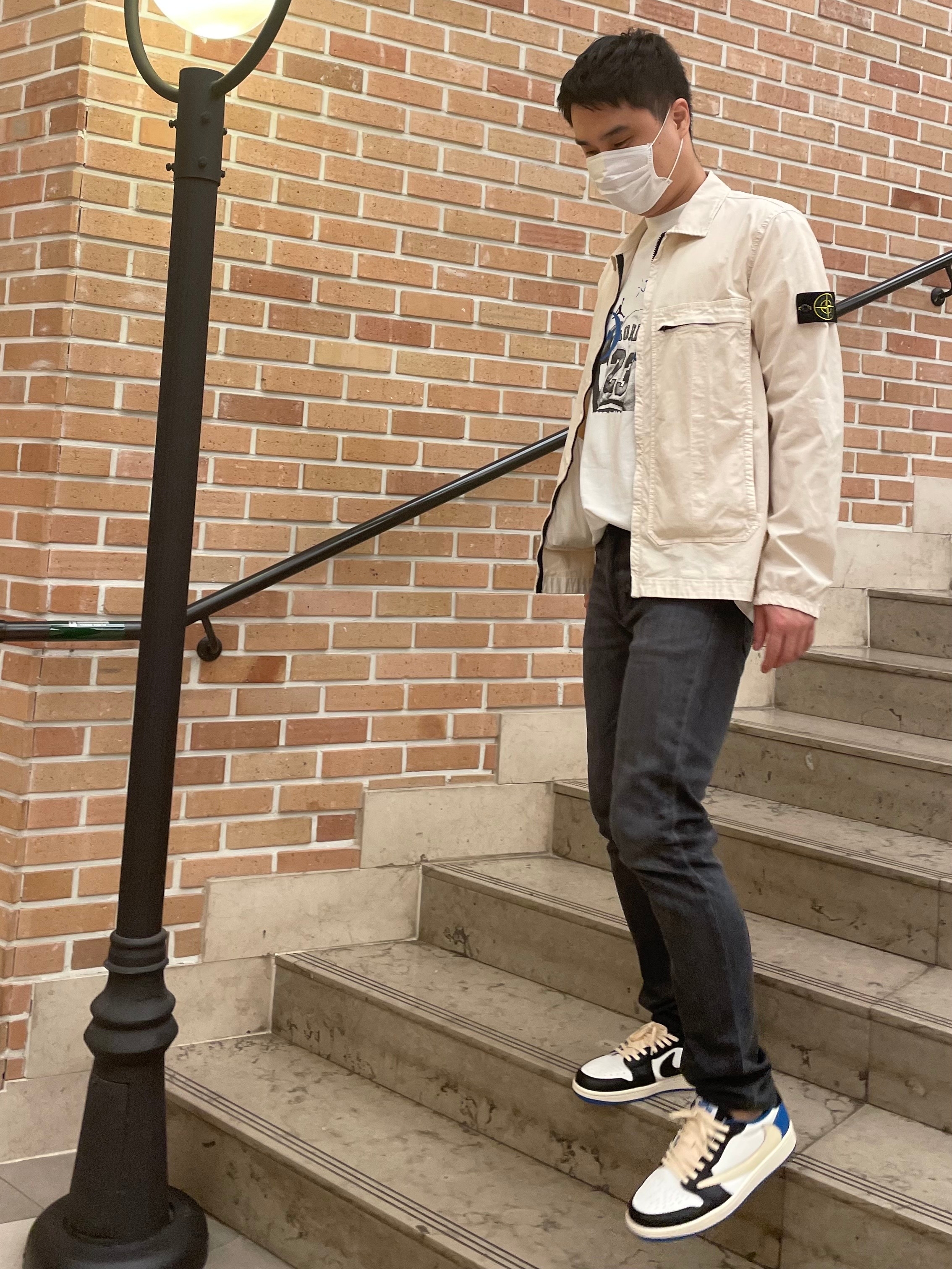 Jordan 1 x Travis Scott x Fragment Retro Low OG SP Military Blue, Jordan x Travis Scott x Fragment T-Shirt Sail (DJ0619-133) 착용 스타일 - 2