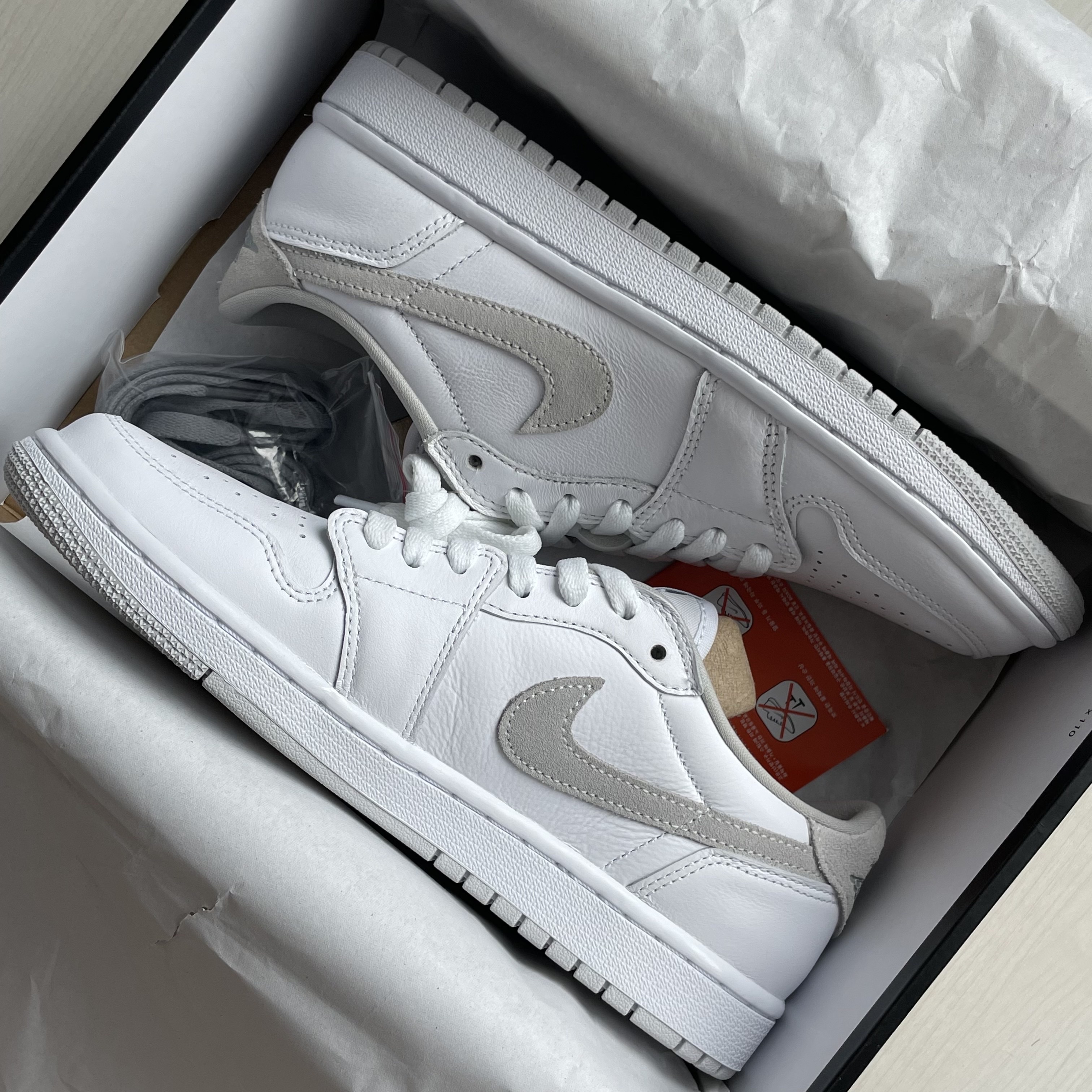 Jordan 1 Low OG Neutral Grey, (W) Jordan 1 Low OG Neutral Grey 착용 스타일