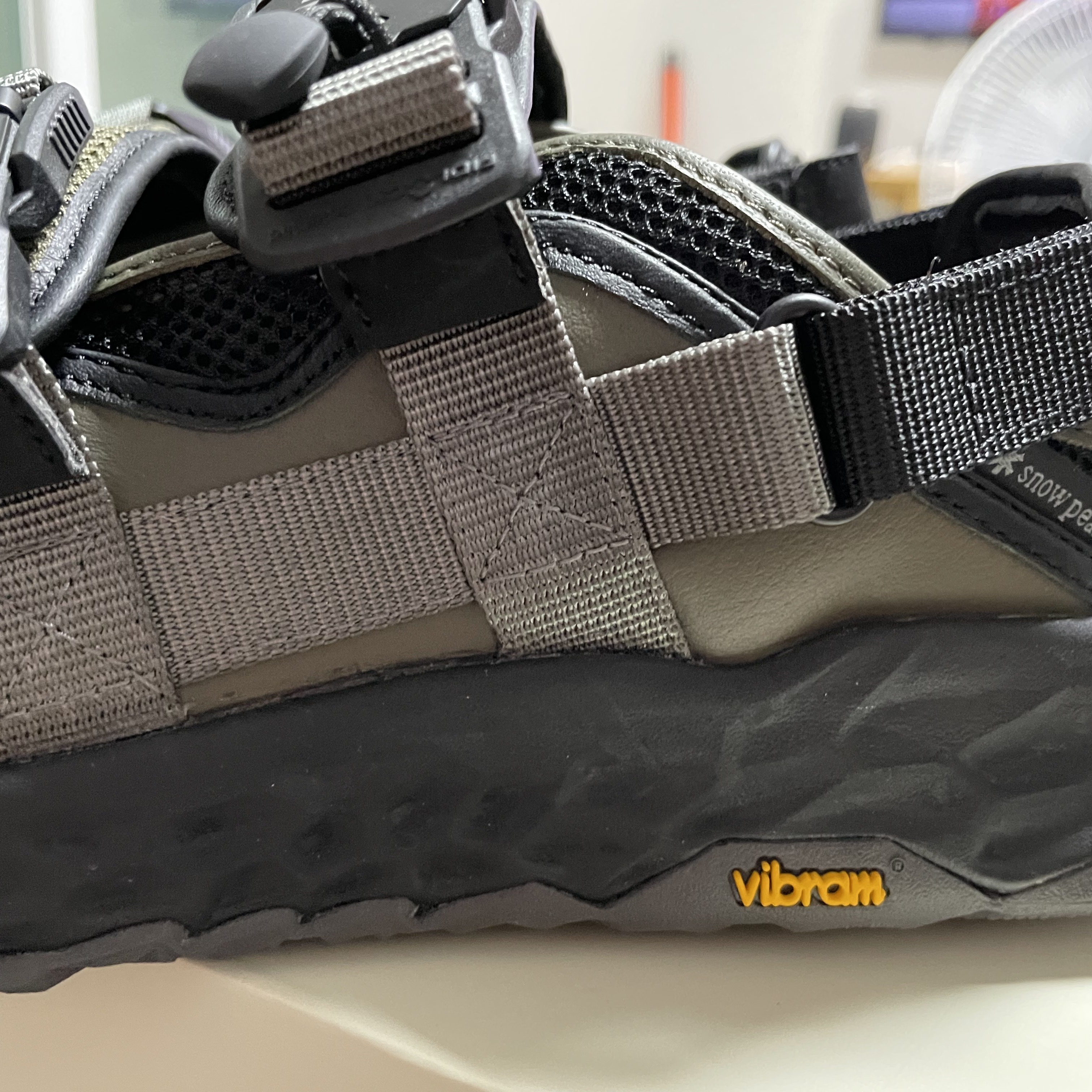 New Balance x Tokyo Design Studio x Snow Peak Niobium Concept 2 착용 스타일 - 4