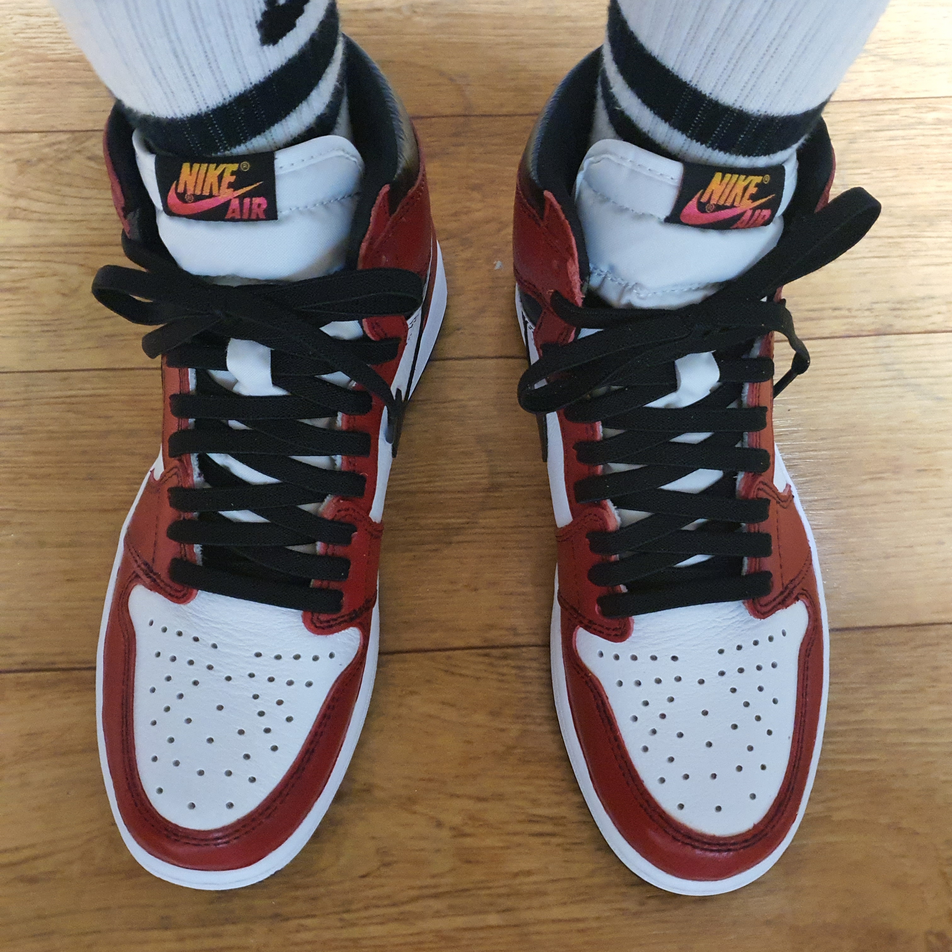 Jordan 1 Retro High OG Light Fusion Red 착용 스타일