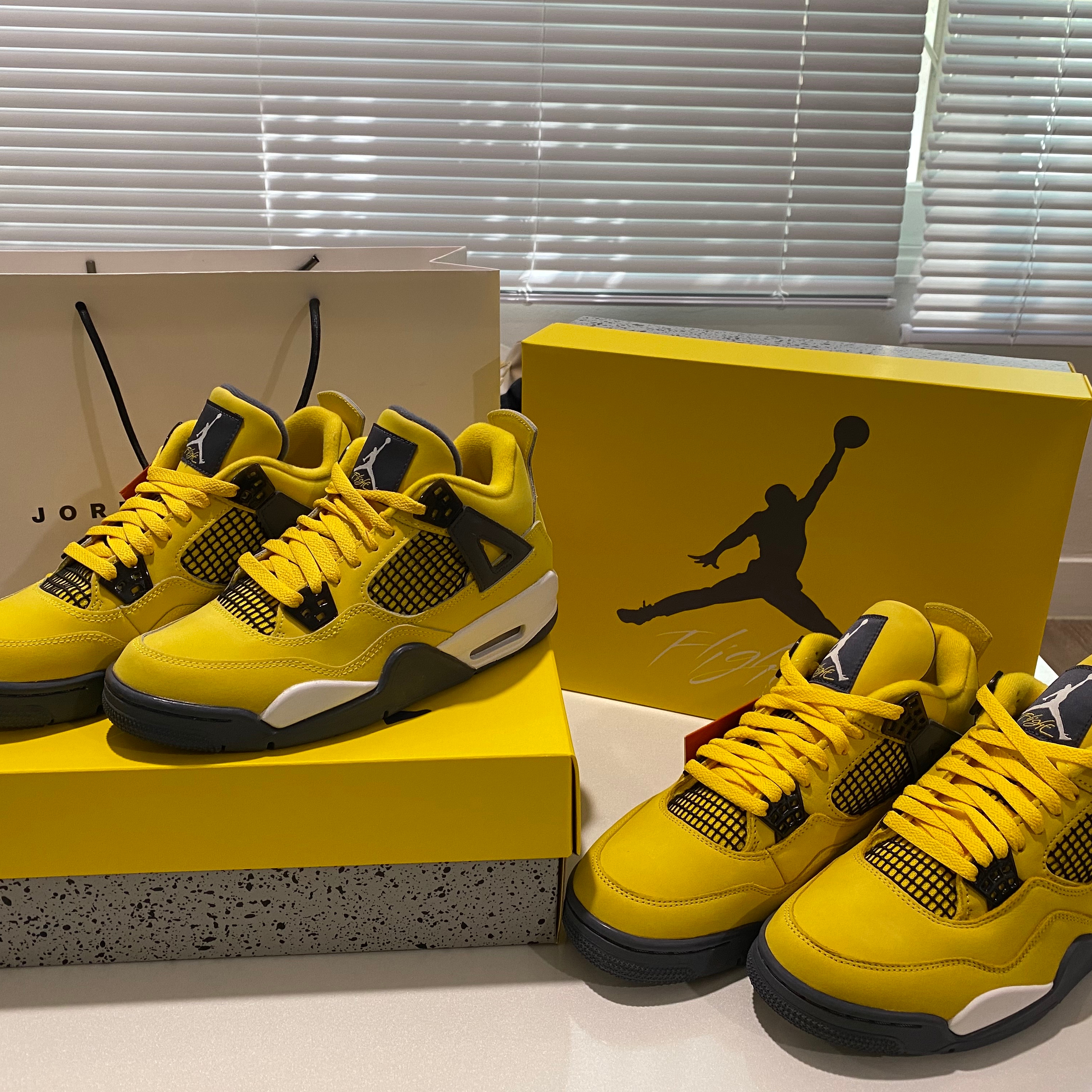 Jordan 4 Retro Tour Yellow 착용 스타일 - 1