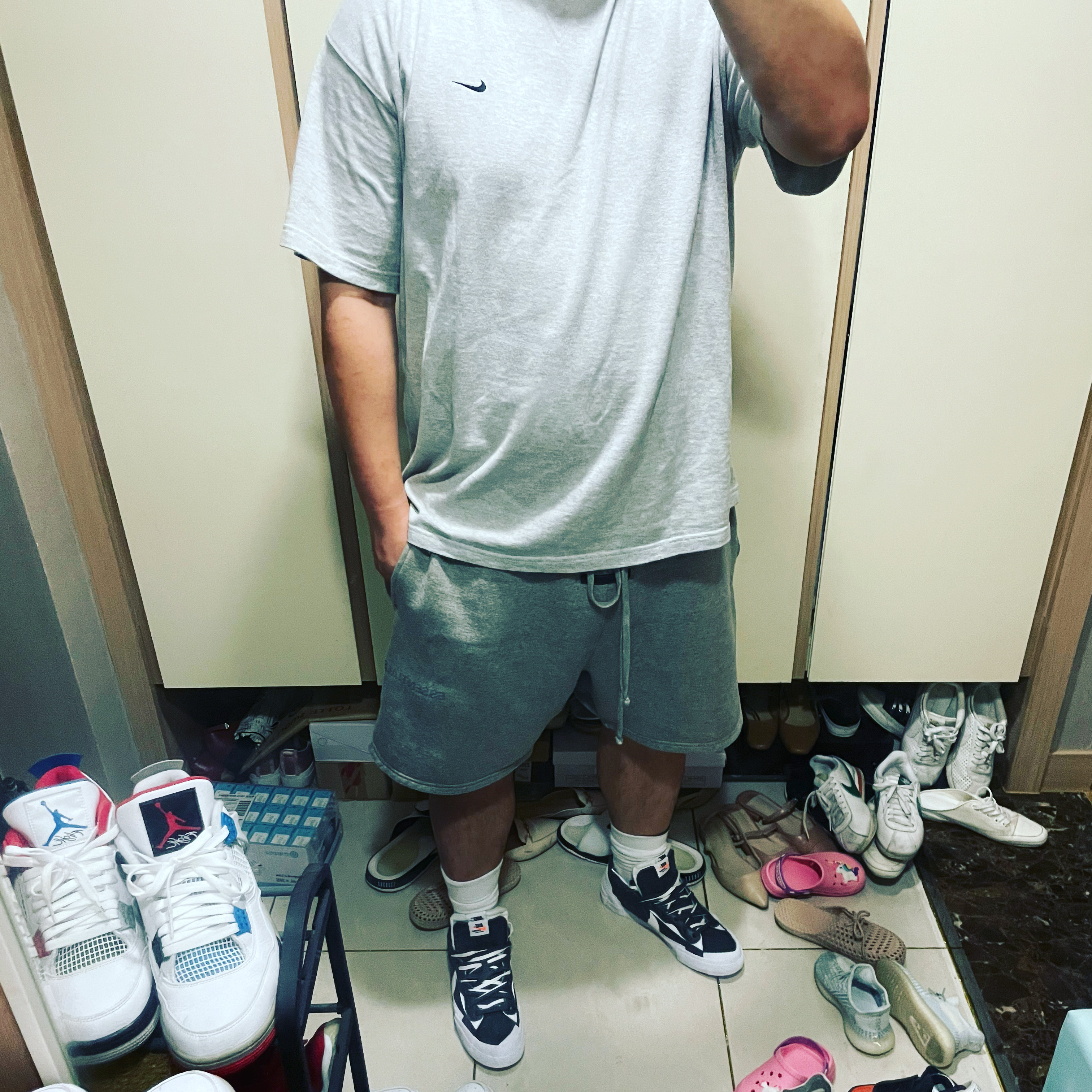 Nike x Sacai Blazer Low Iron Grey, Jordan 4 Retro What The 4 착용 스타일