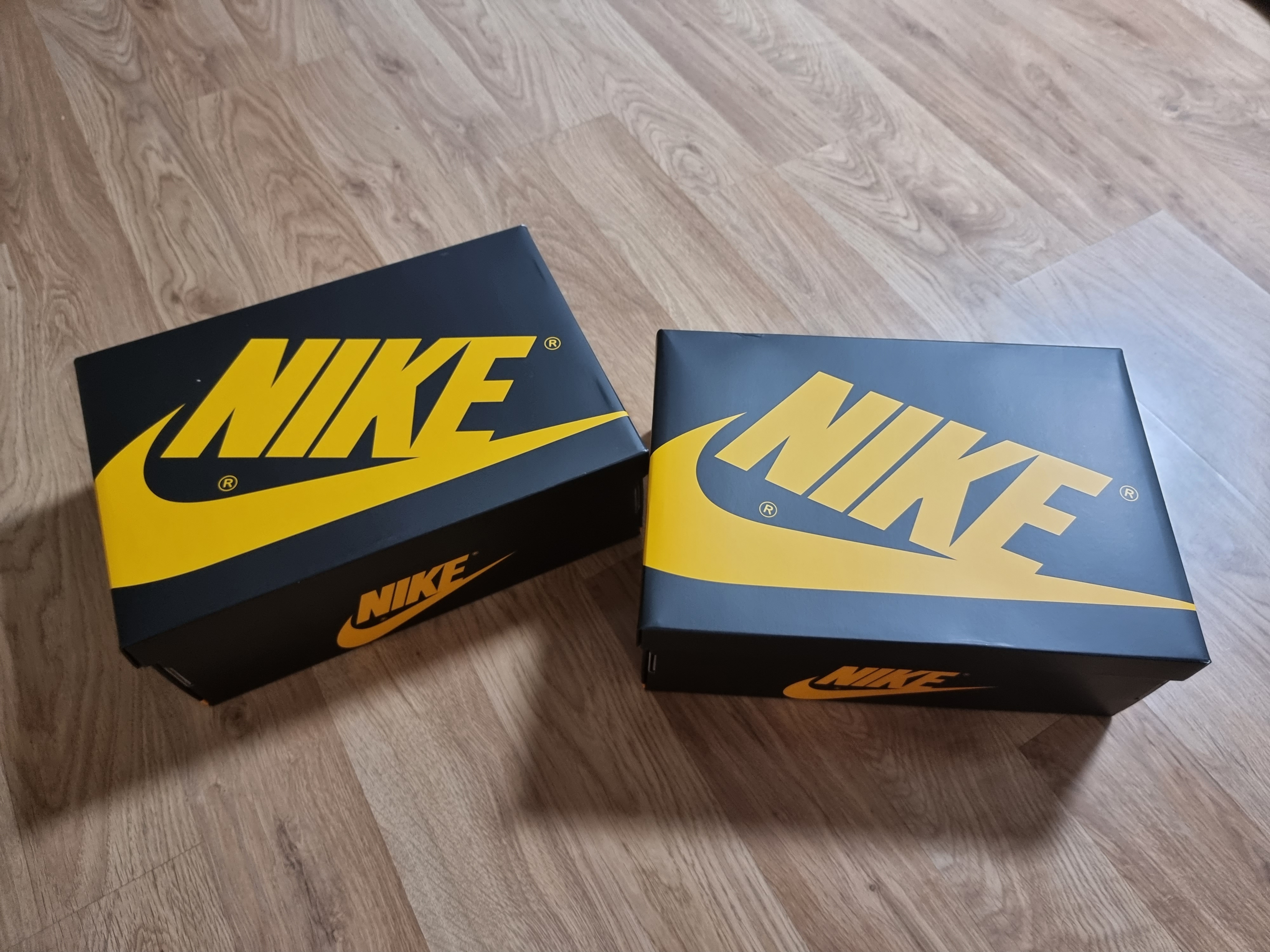 Jordan 1 Retro High OG Pollen, Jordan 1 Retro High OG Light Fusion Red 착용 스타일 - 1