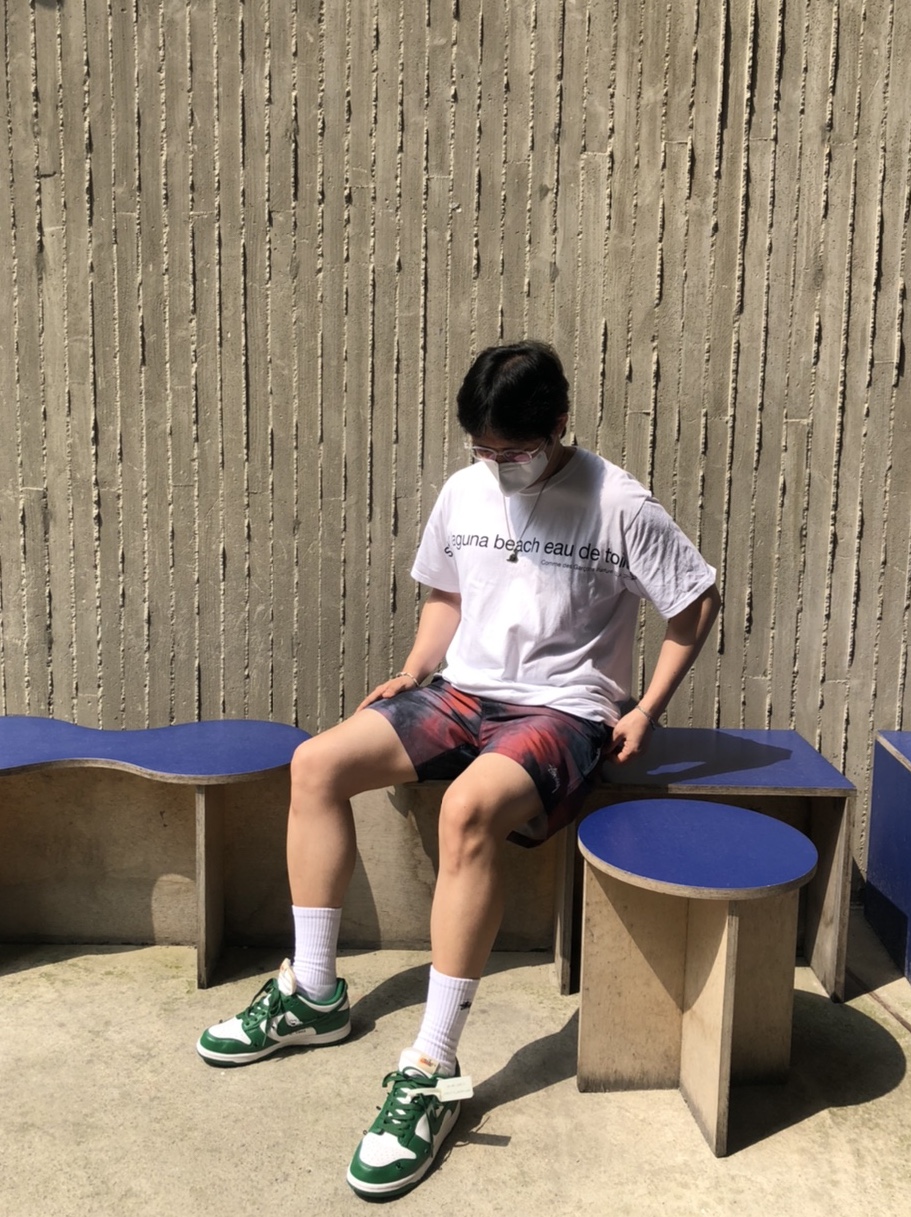 Nike x Off-White Dunk Low Pine Green, Stussy x CDG Laguna Beach T-Shirt White 착용 스타일
