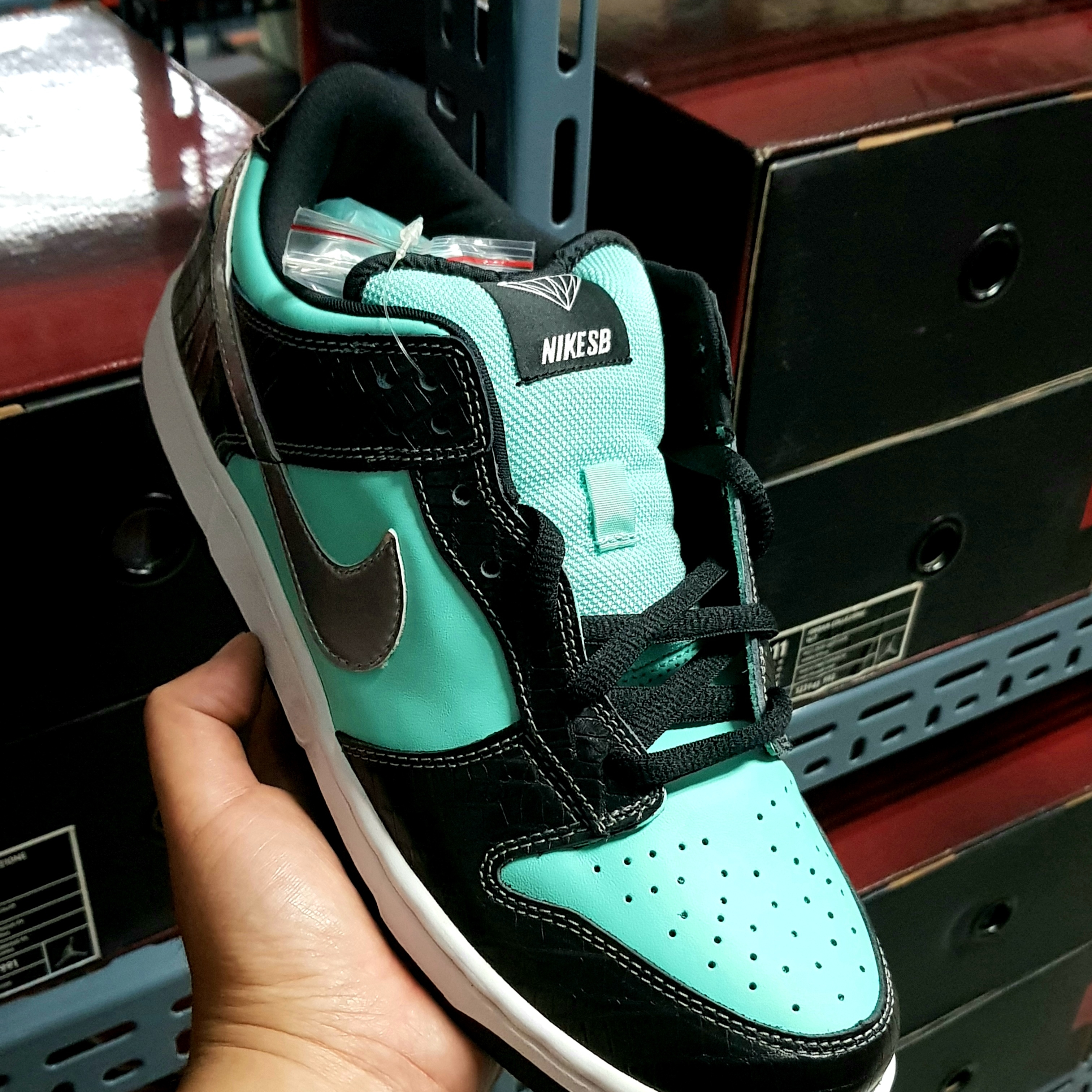 Nike x Diamond Supply Co. SB Dunk Low Tiffany 착용 스타일