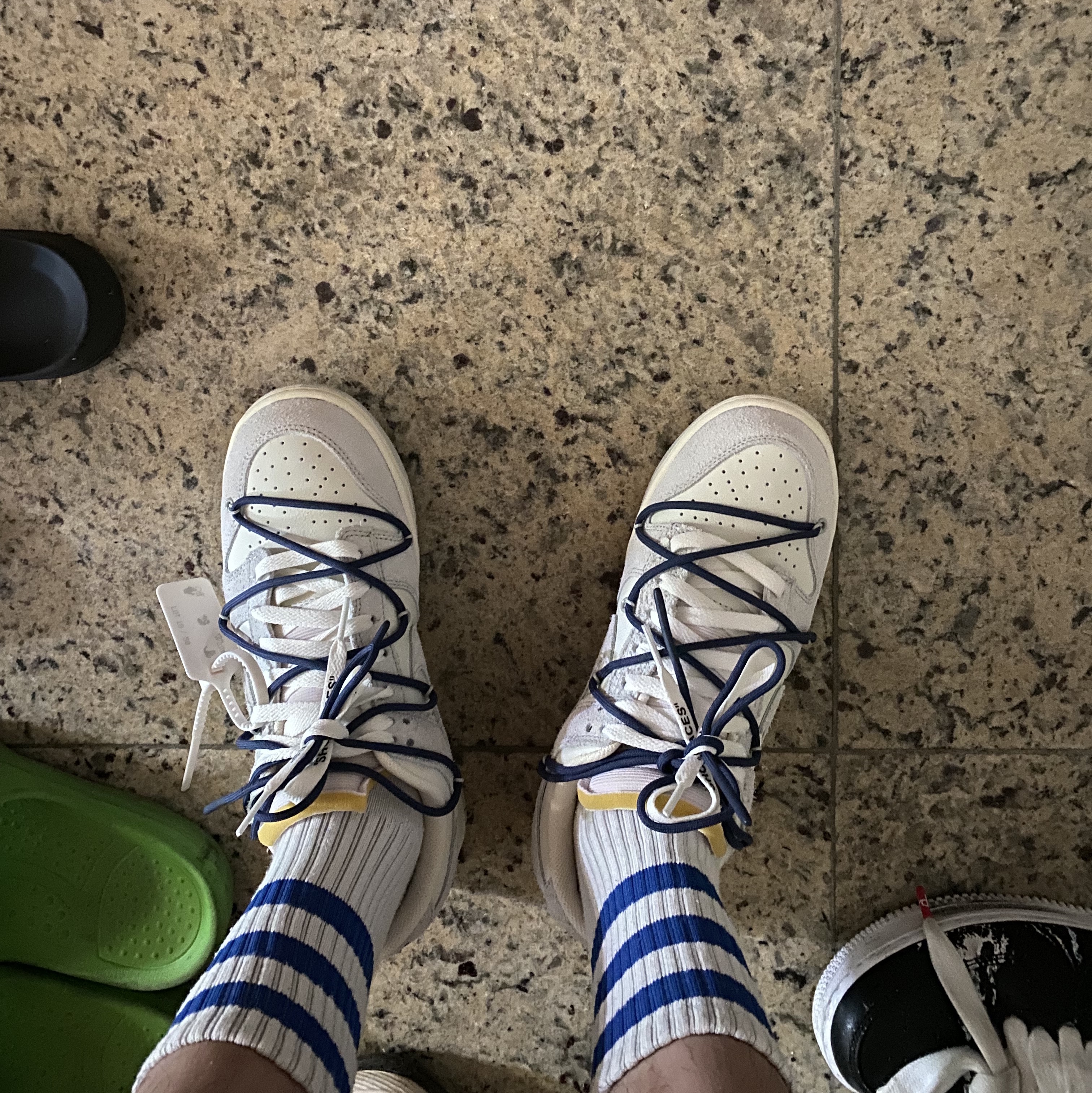 Nike x Off-White Dunk Low The 50 - Lot 18, Nike x Peaceminusone Air Force 1 Low Para-Noise 착용 스타일 - 5