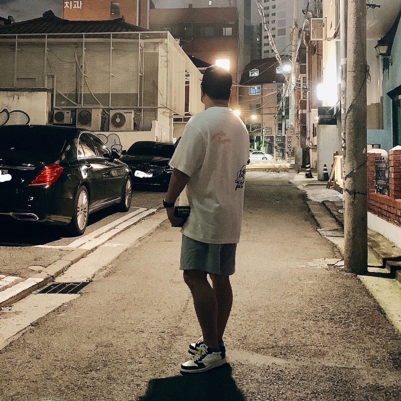 Jordan 1 x Travis Scott x Fragment Retro Low OG SP Military Blue, Jordan x Travis Scott x Fragment T-Shirt Sail (DJ0619-133) 착용 스타일