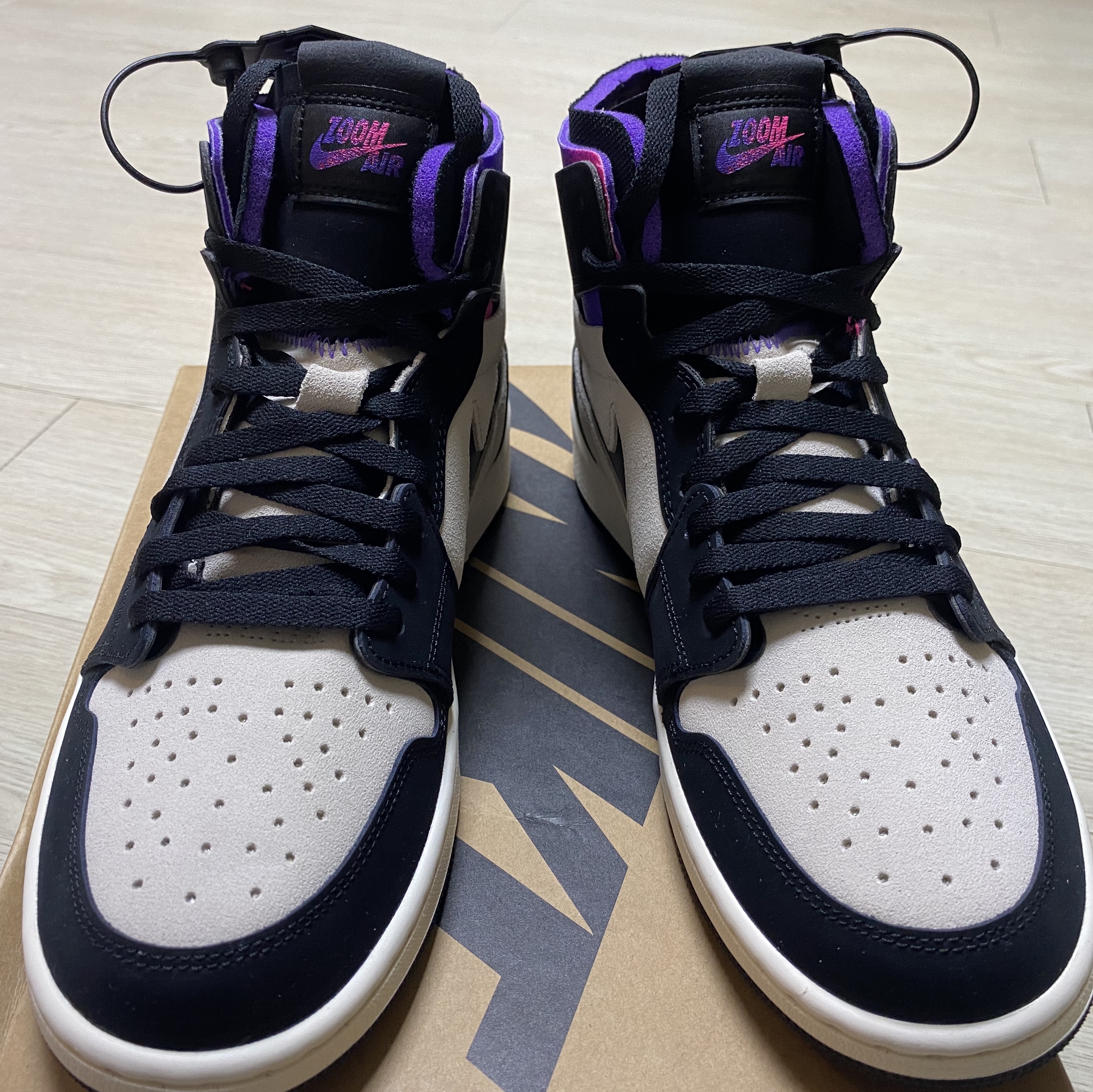 Jordan 1 x Paris Saint-Germain Zoom Air CMFT 착용 스타일 - 3