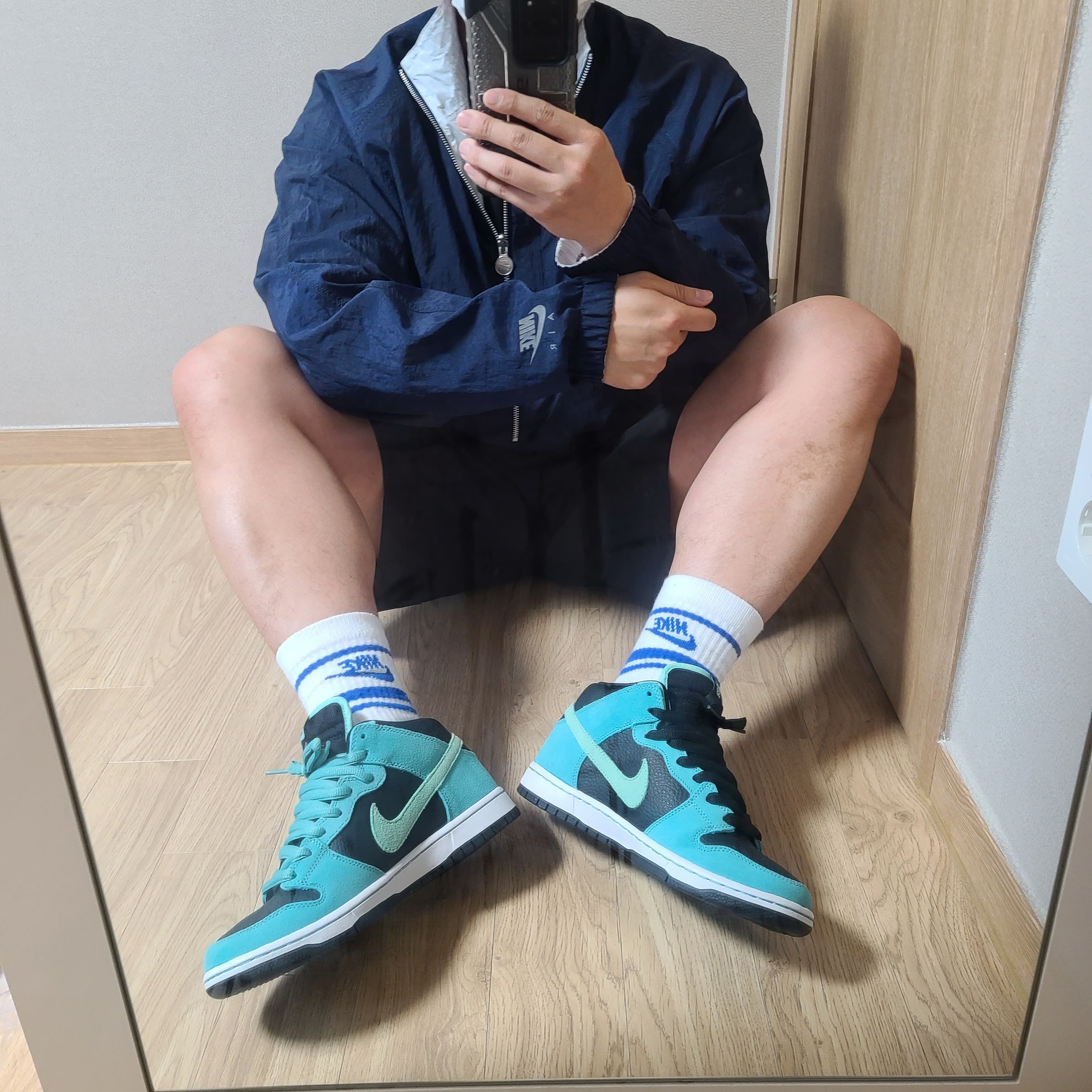 Nike x Kim Jones Reversible Wind Breaker Navy - US/EU, Nike ACG Cargo Shorts Black - Asia 착용 스타일