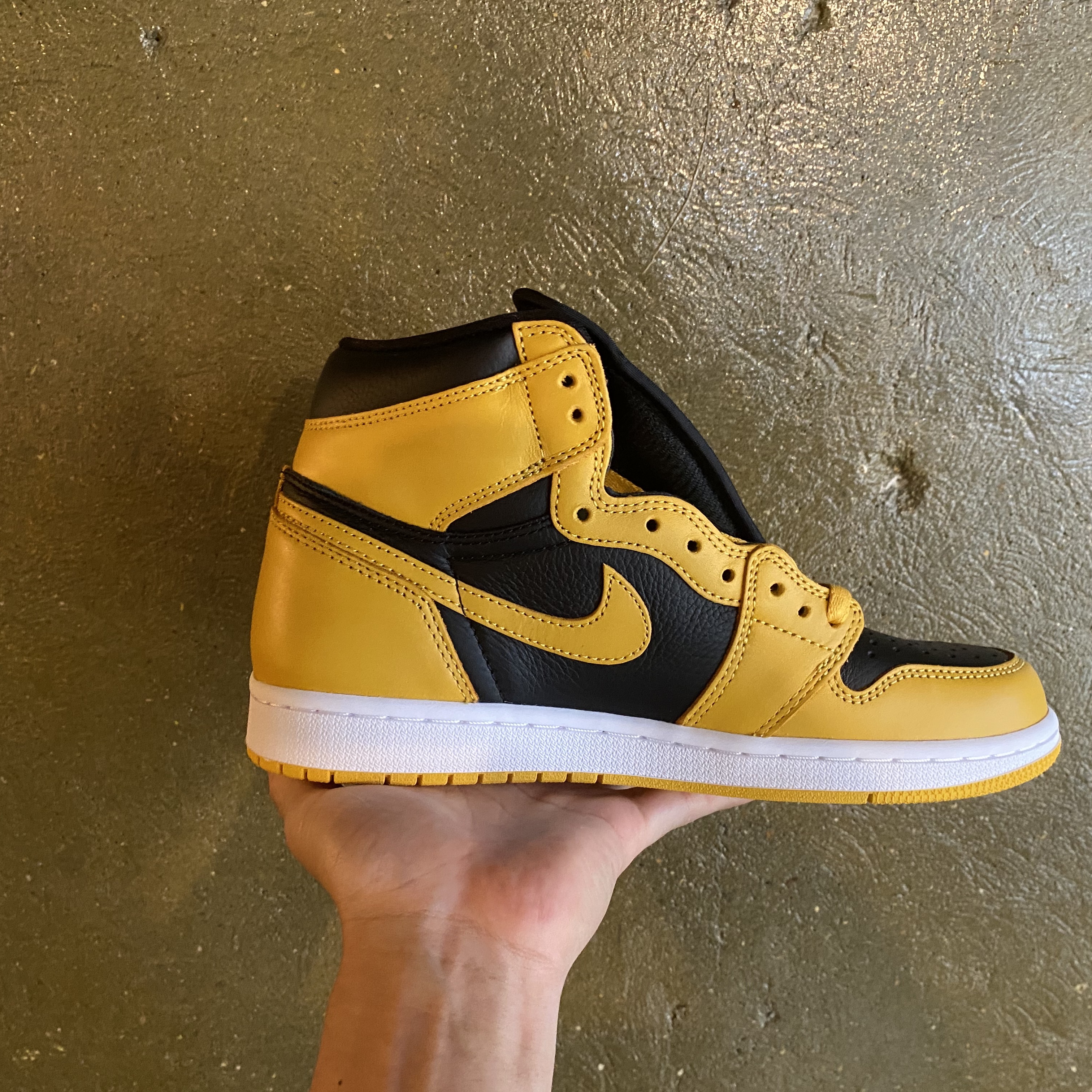 Jordan 1 Retro High OG Pollen 착용 스타일 - 1