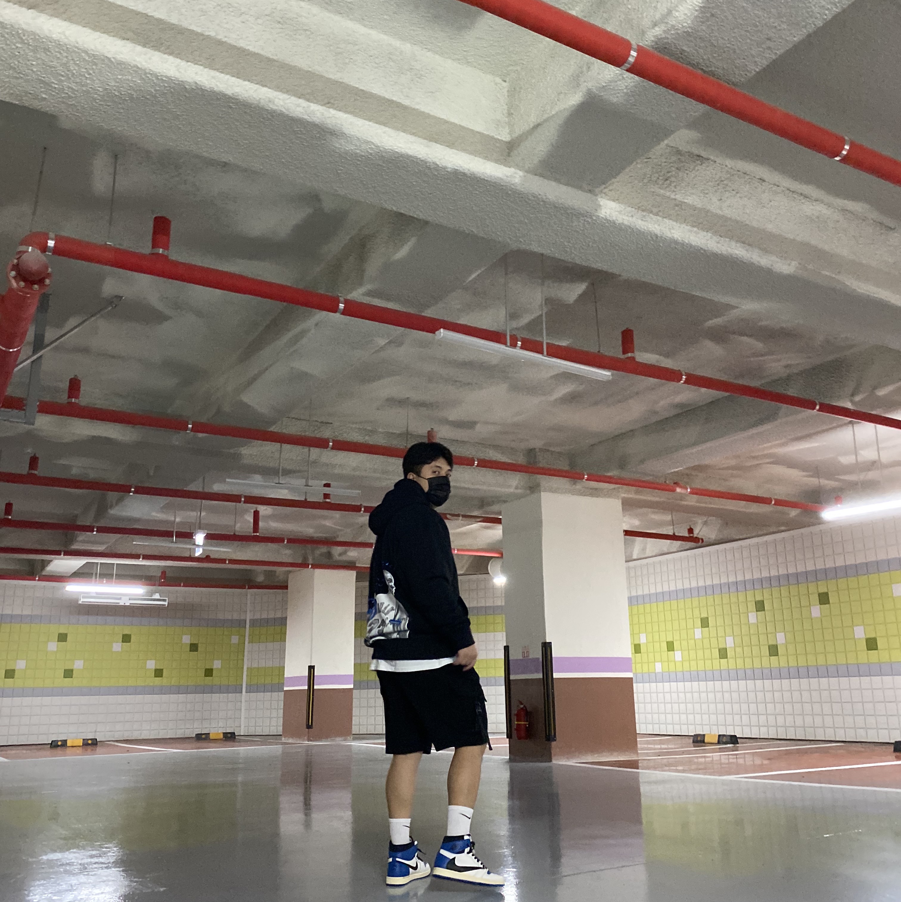 Jordan 1 x Travis Scott x Fragment Retro High OG SP Military Blue, Jordan x Travis Scott x Fragment Hoodie Black (DJ0615-010) 착용 스타일 - 1