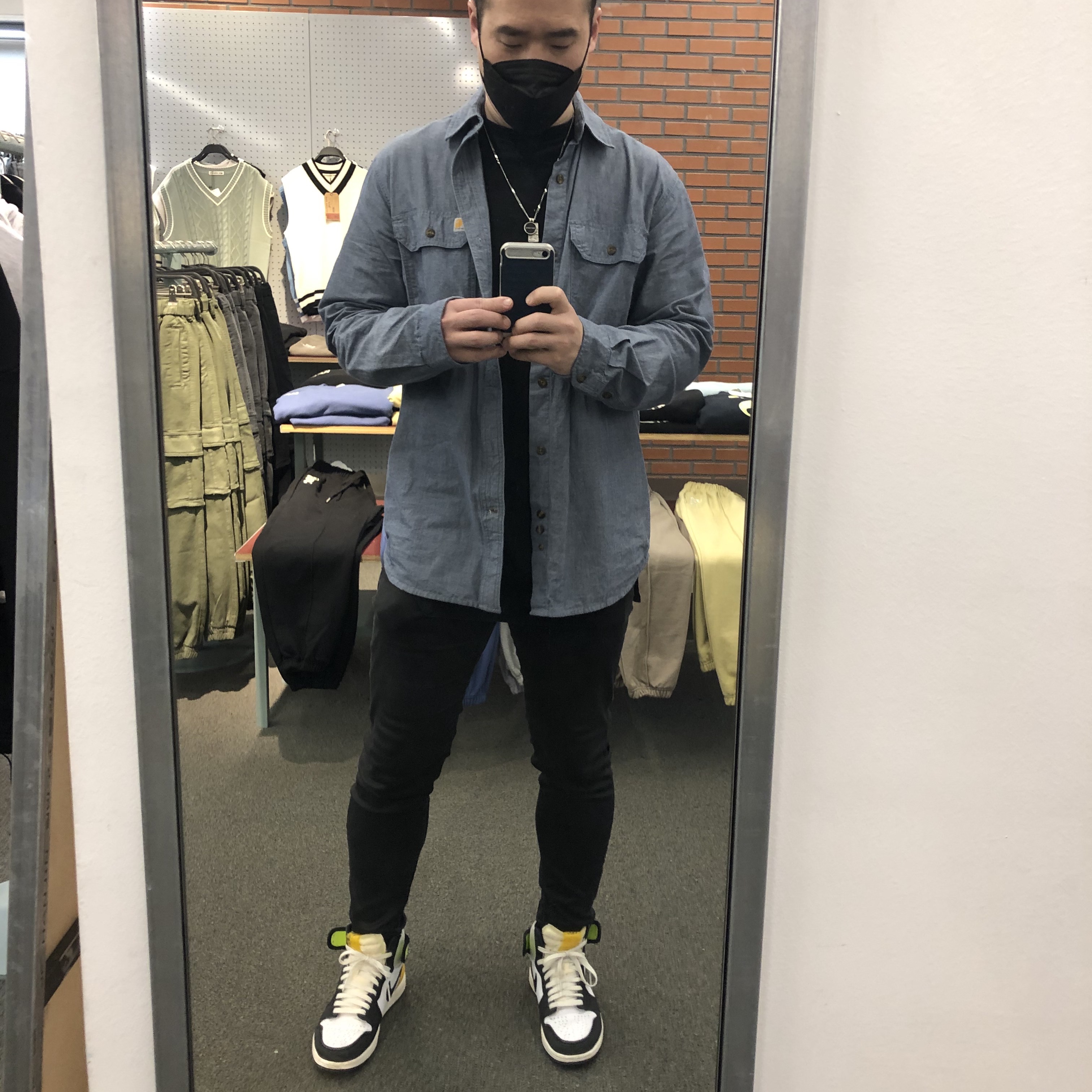 Jordan 1 Retro High OG Volt Gold 착용 스타일